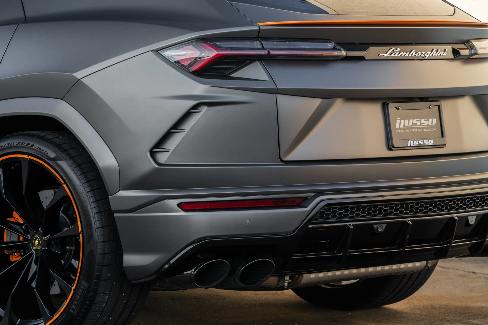 mph027_1974072374_Used_2022_Lamborghini_Urus_Graphite_Capsule_1755805759_7fc0cec110