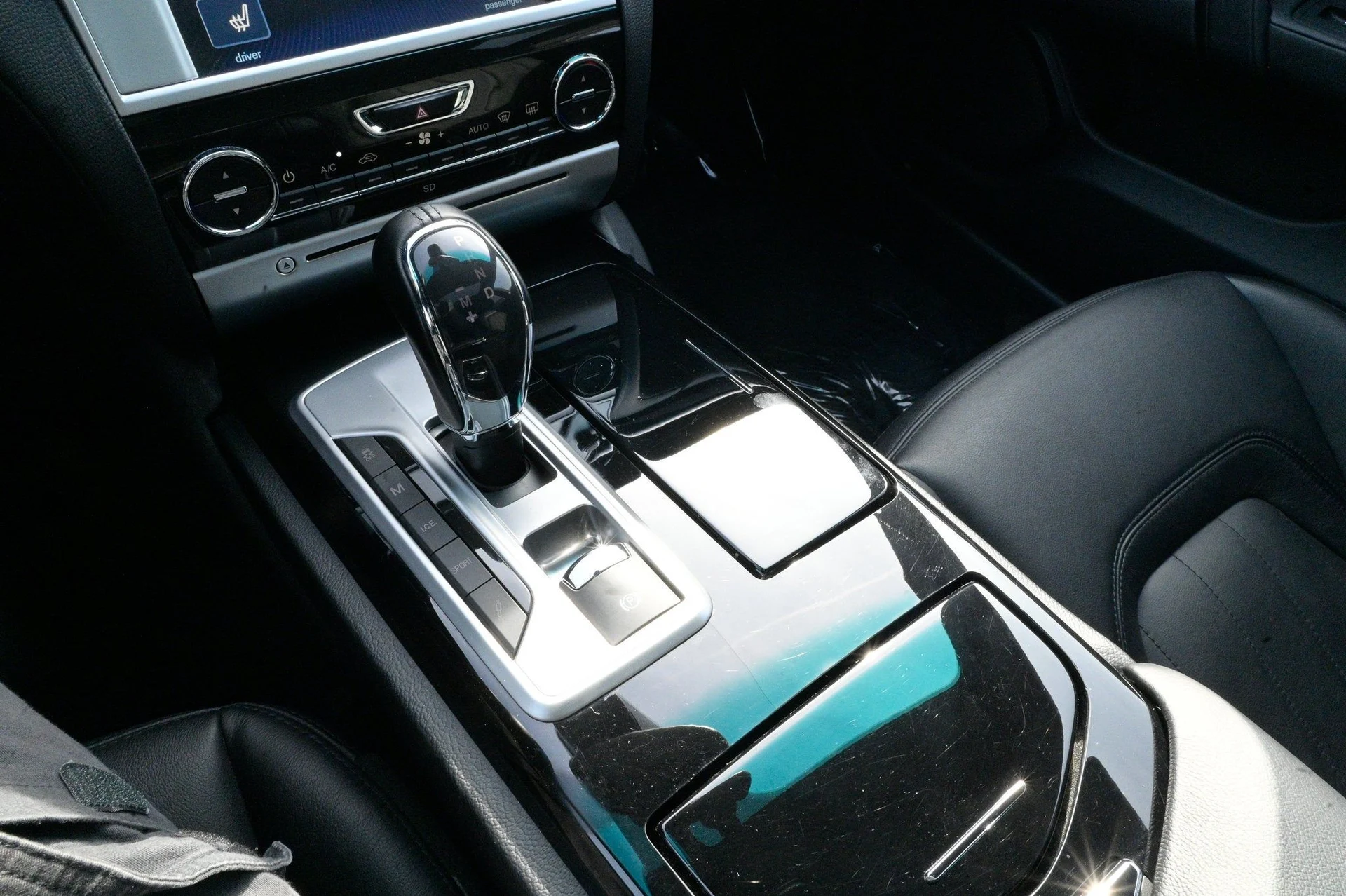 mph027_1979625079_6a7c17312f7641aebbc151a770fb2c50_9775feece1