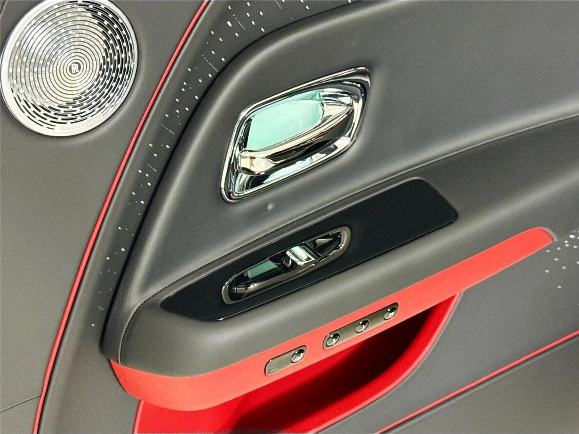 mph027_198193992_26d9529397f5010b1a141dd97f041e0f_428277ade3