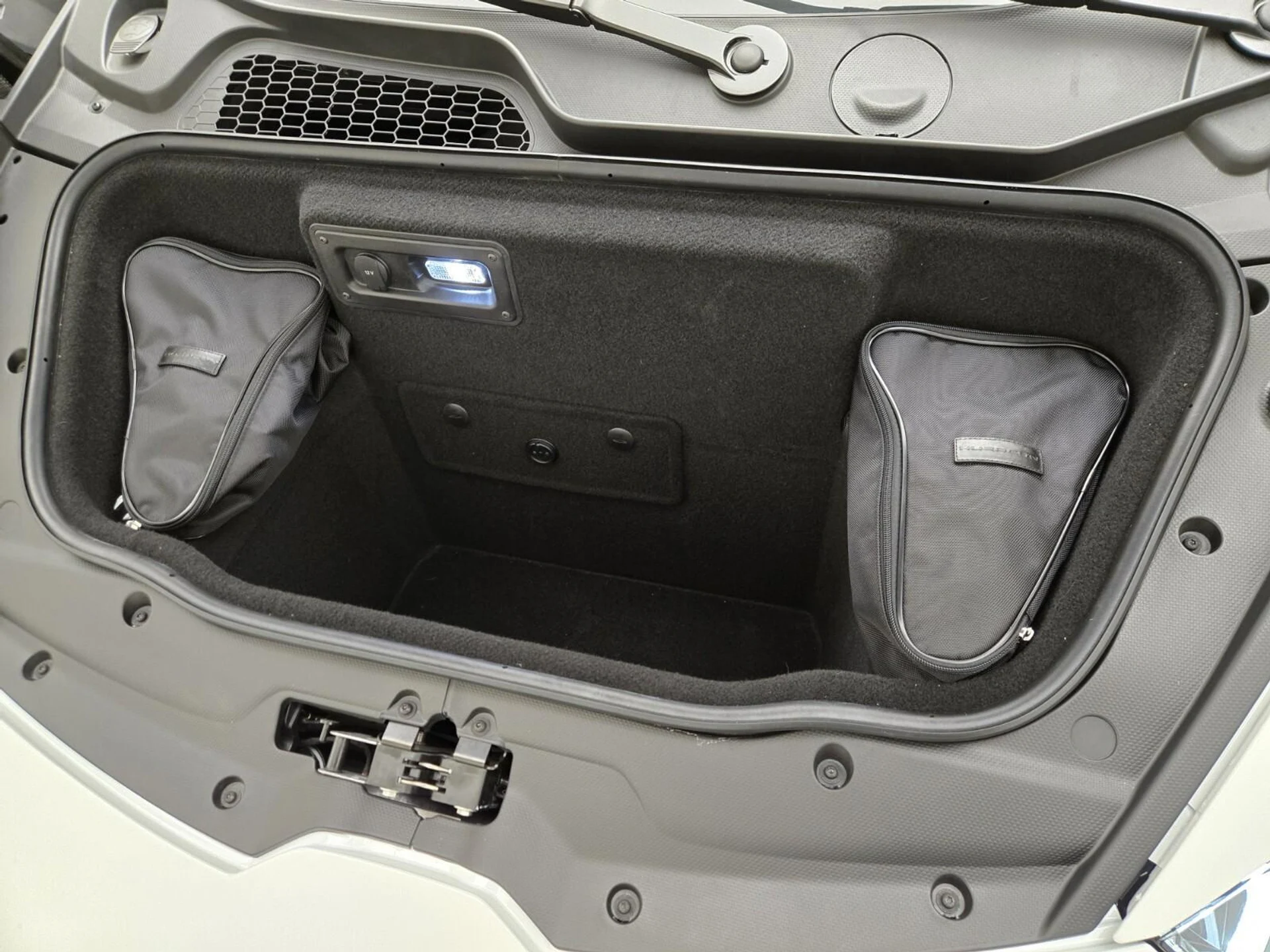 mph027_1988894053_Used_2023_Lamborghini_Huracan_Tecnica_1777355916_280351a50a