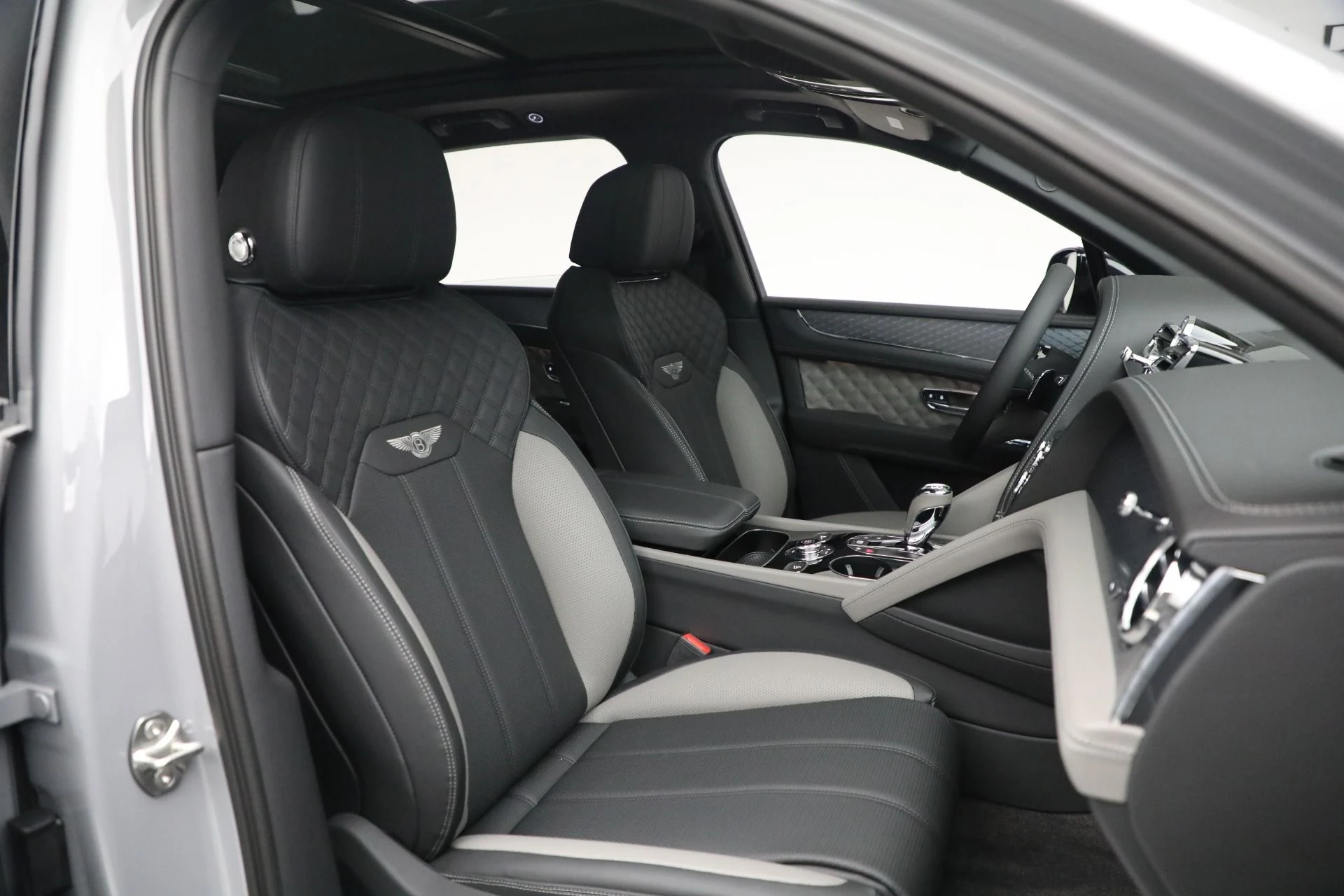 mph027_2000256100_New_2024_Bentley_Bentayga_S_V8_7e01ca47e1