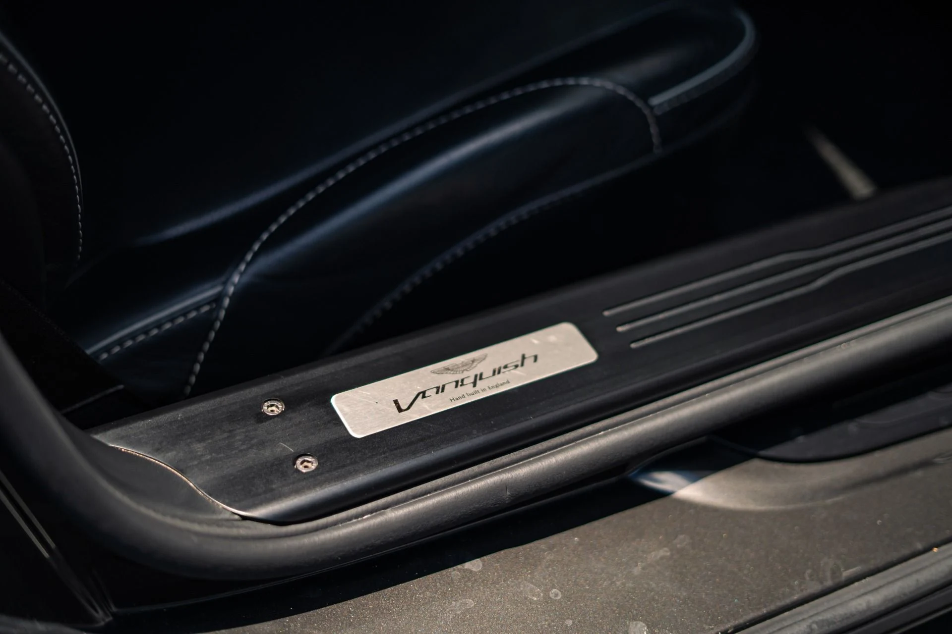 mph027_2010987319_Used_2014_Aston_Martin_Vanquish_Carbon_Exterior_Package_1782856406_882efb38cc