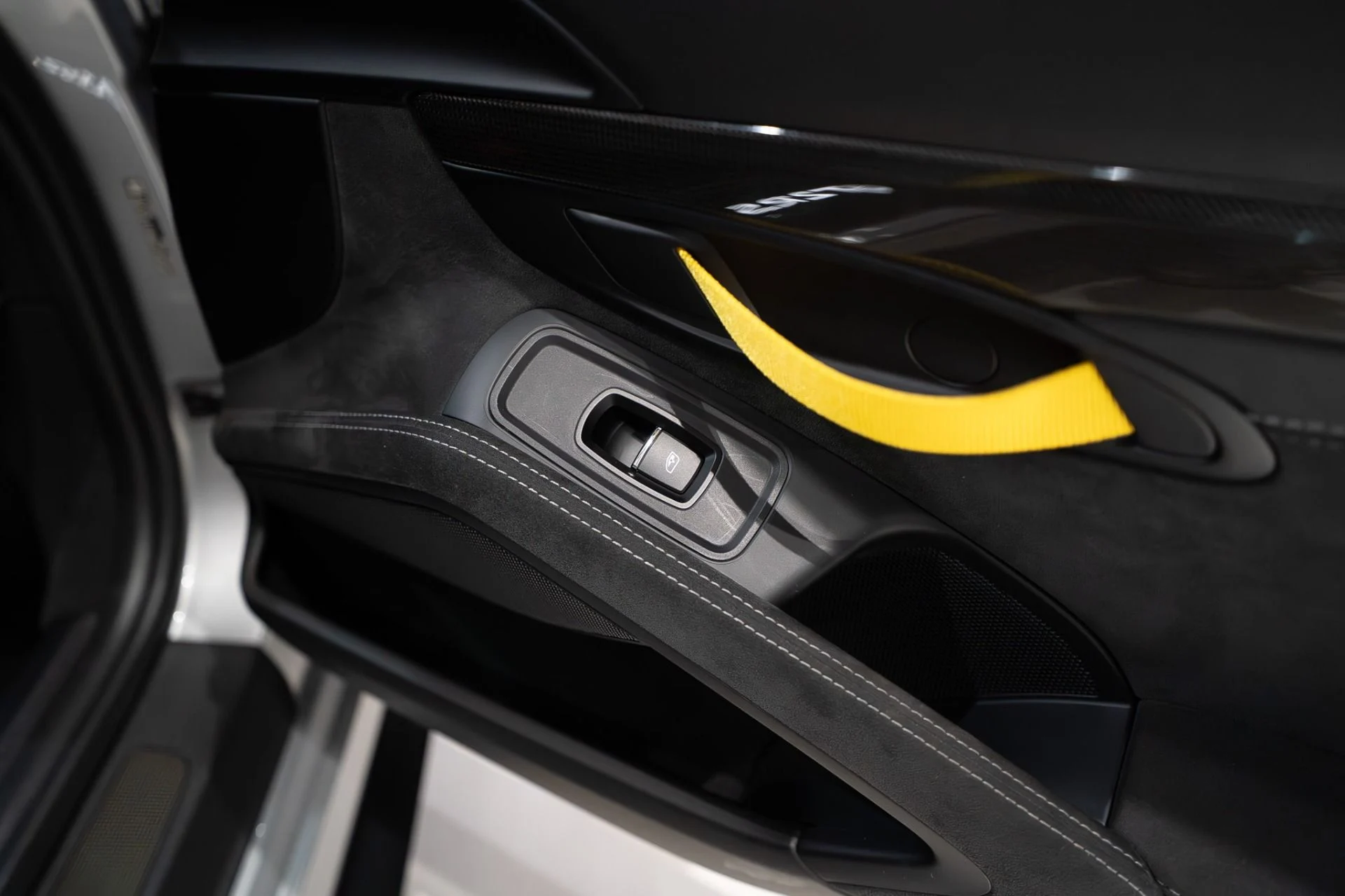 mph027_2025453481_11863_p28_l_32a2010e8b