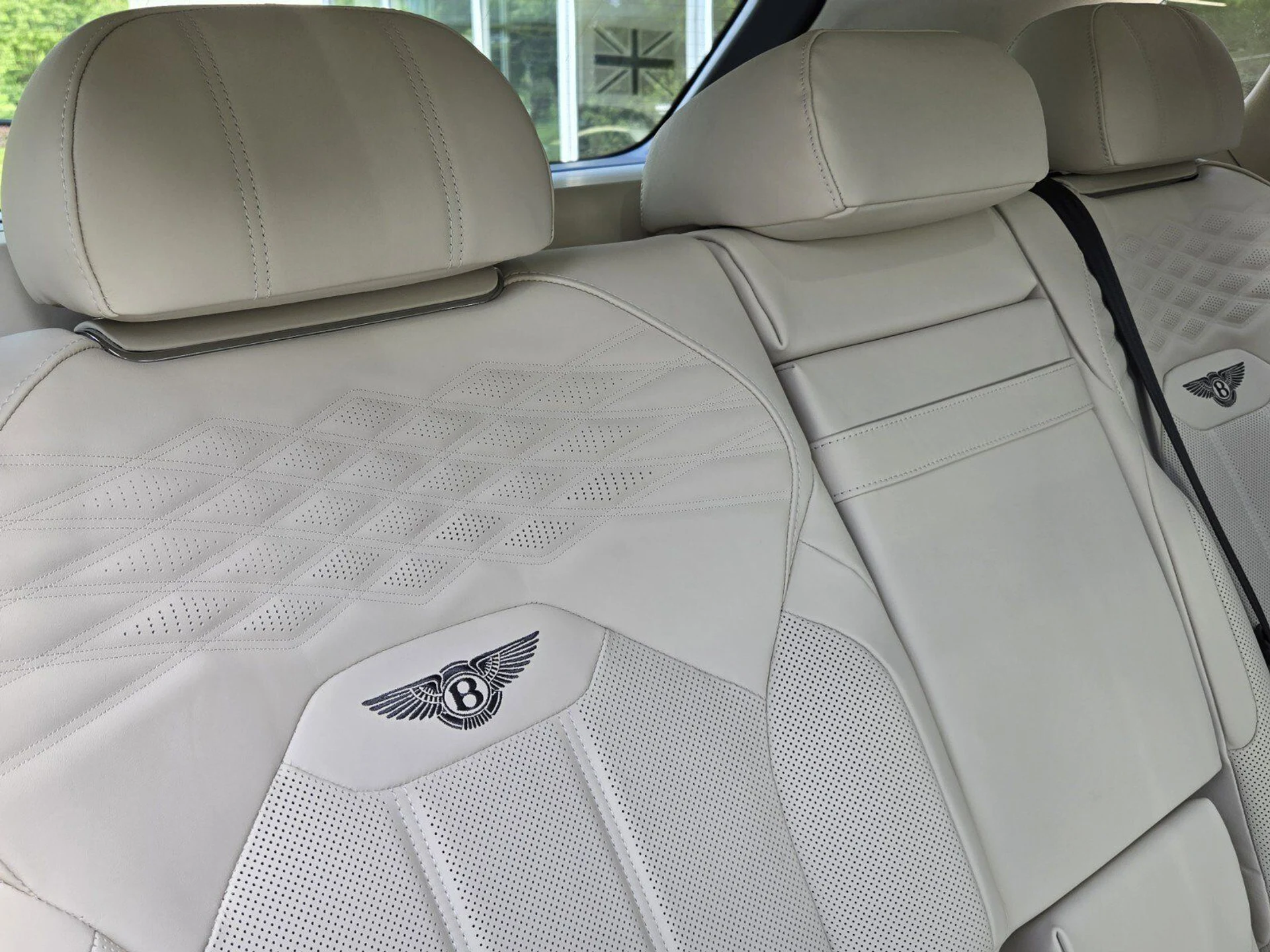 mph027_2027164732_07d80b27baa577cba24b11066031d032x_33920fd14a