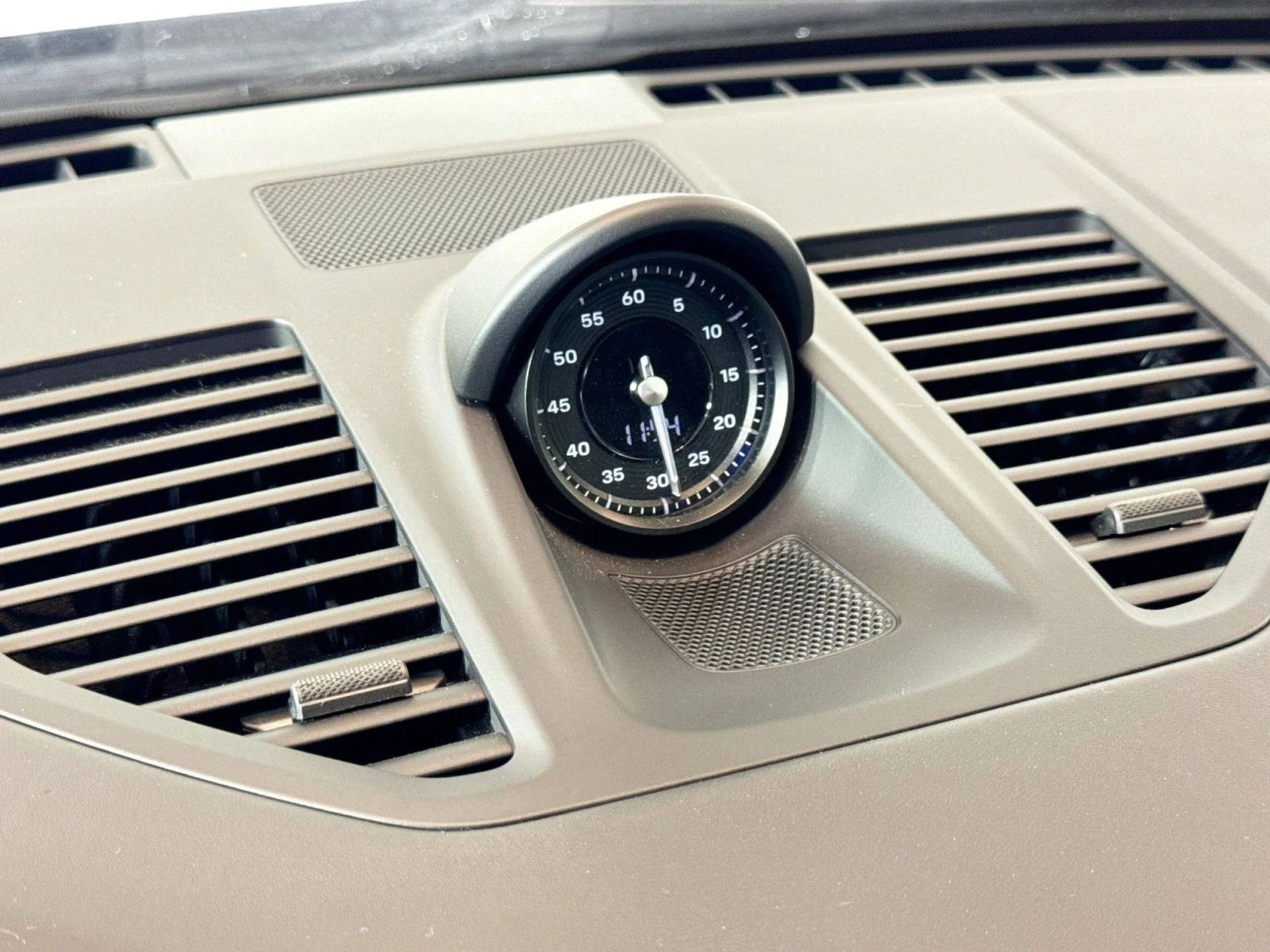 mph027_203155747_d3e06b19570de828f22d54d1eecd680c_0dca9f6211