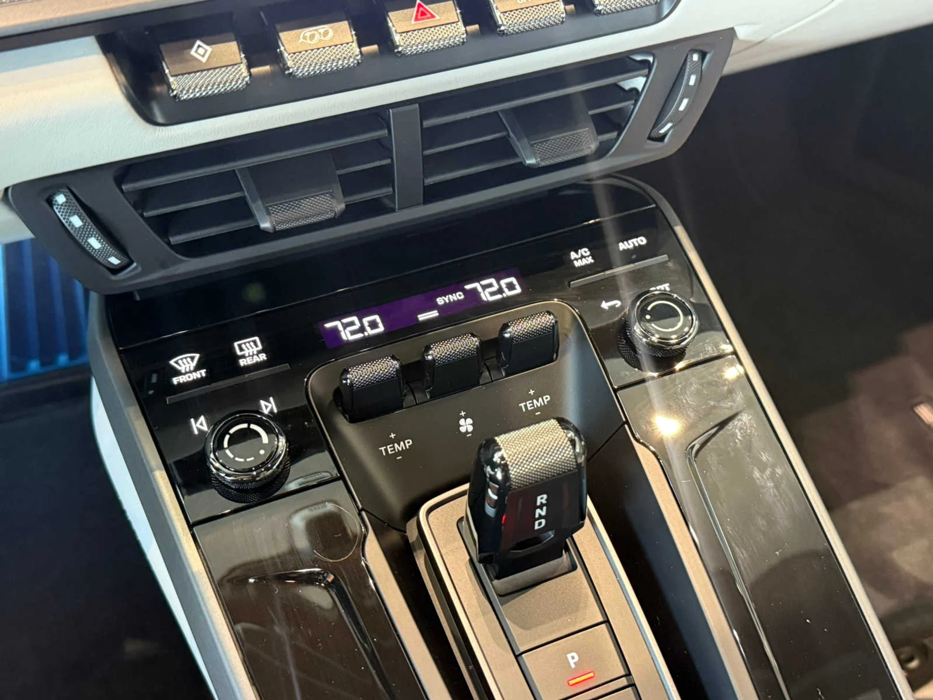 mph027_2031863264_c5987bc39af11827c77f7fdffd6c702bx_07eec2d81b