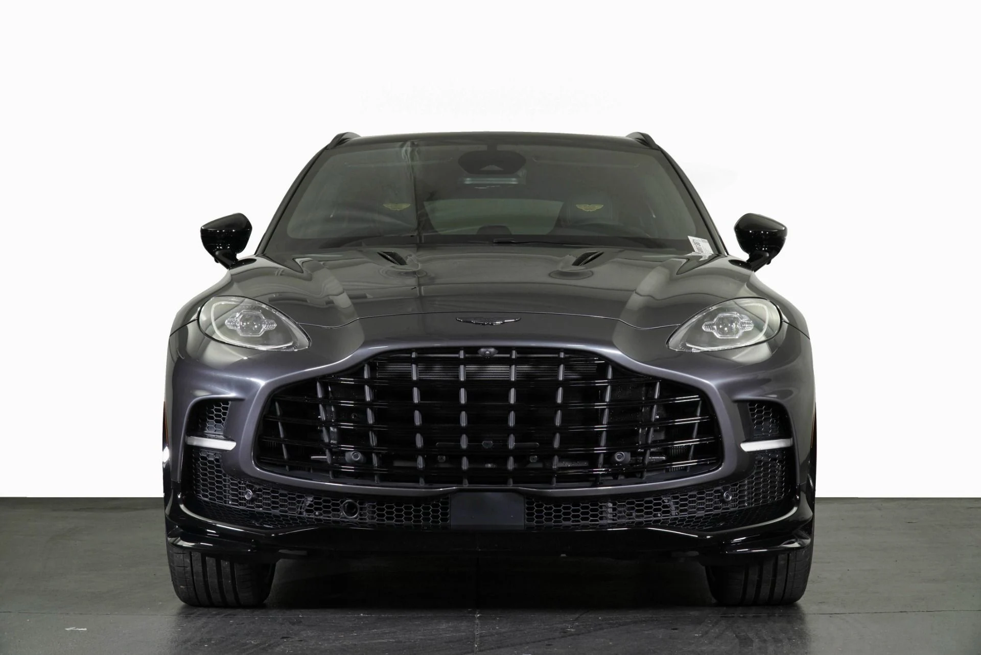 mph027_2034280598_New_2026_Aston_Martin_DBX_707_1771009088_cf152337b3