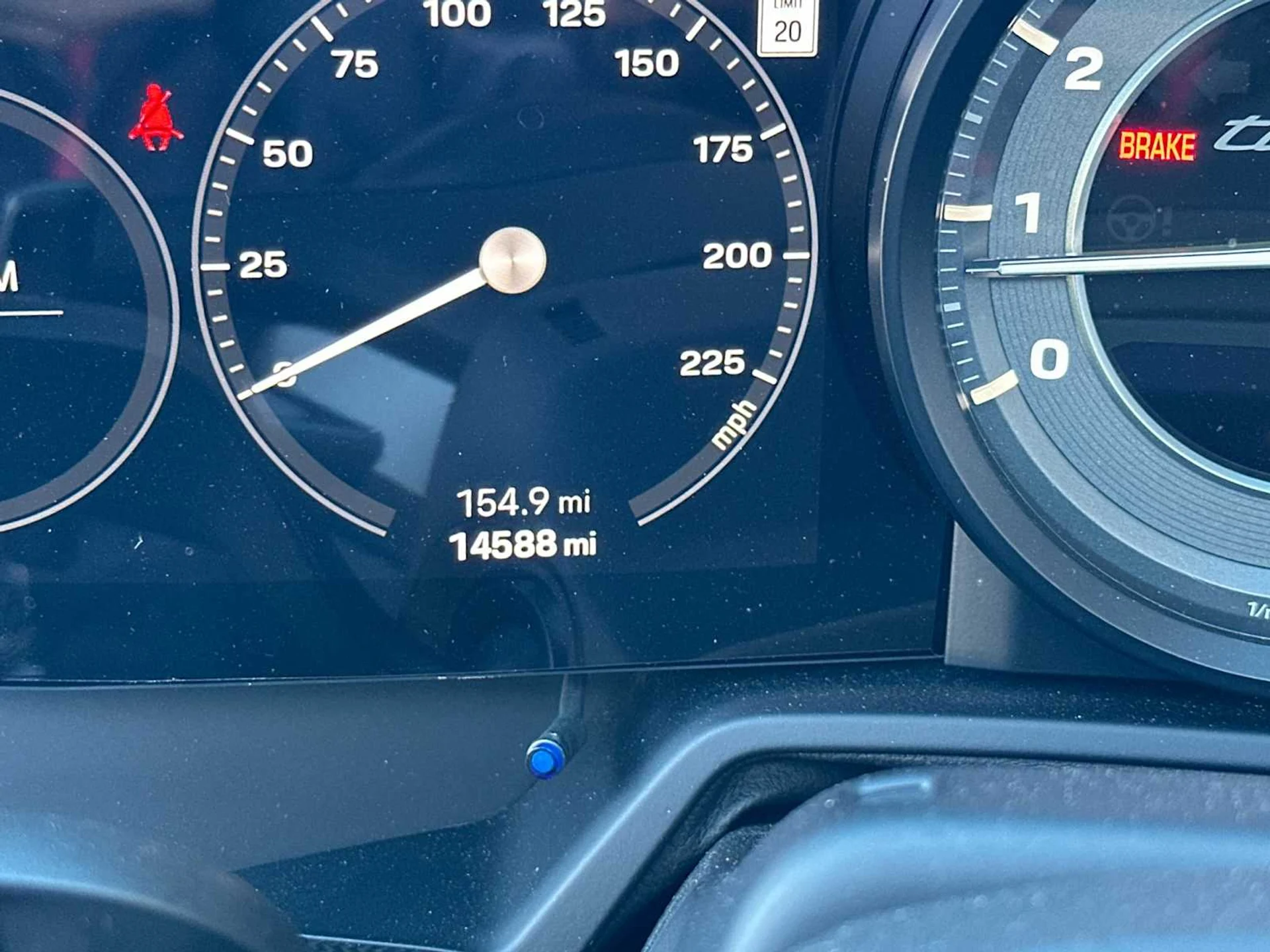 mph027_2035222525_655dfab71cf53e8c56cbc5ff2c54bdd7x_060a93bab9