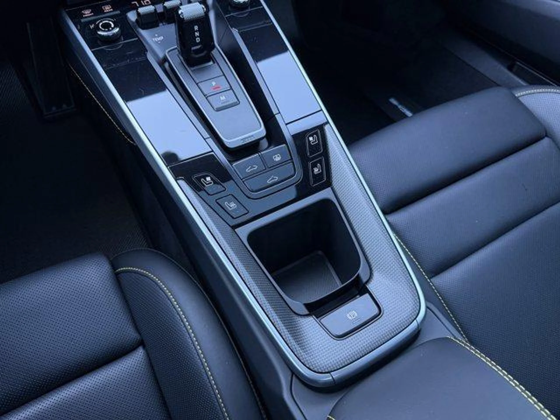 mph027_2038542962_c_D_Cl_H3g_Lc_C_Vr2ii_Pf_Vpu_PZCEF_U_9f28732333