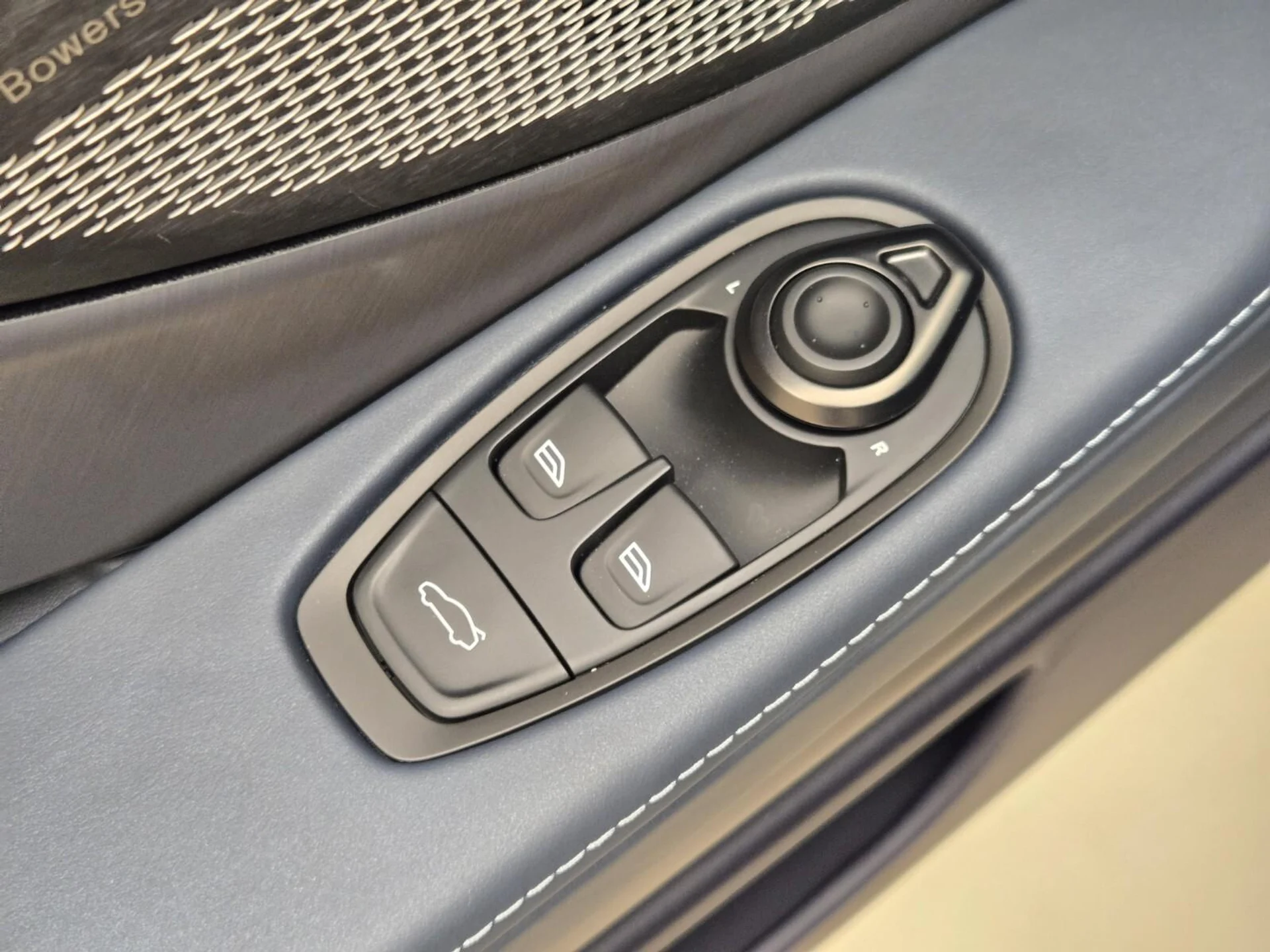 mph027_2038666359_New_2026_Aston_Martin_DB_12_1768889923_fbd08ca63b