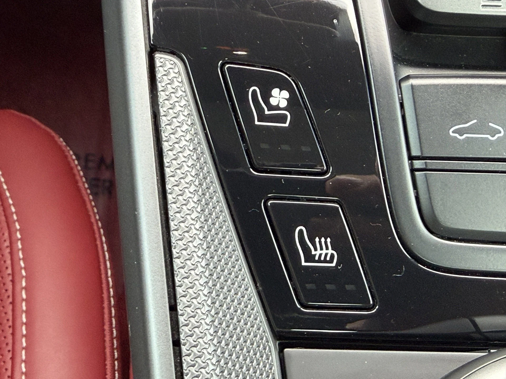 mph027_2043589771_dfda78c93d414c291f4059db24726161x_f3cf9a2b7f