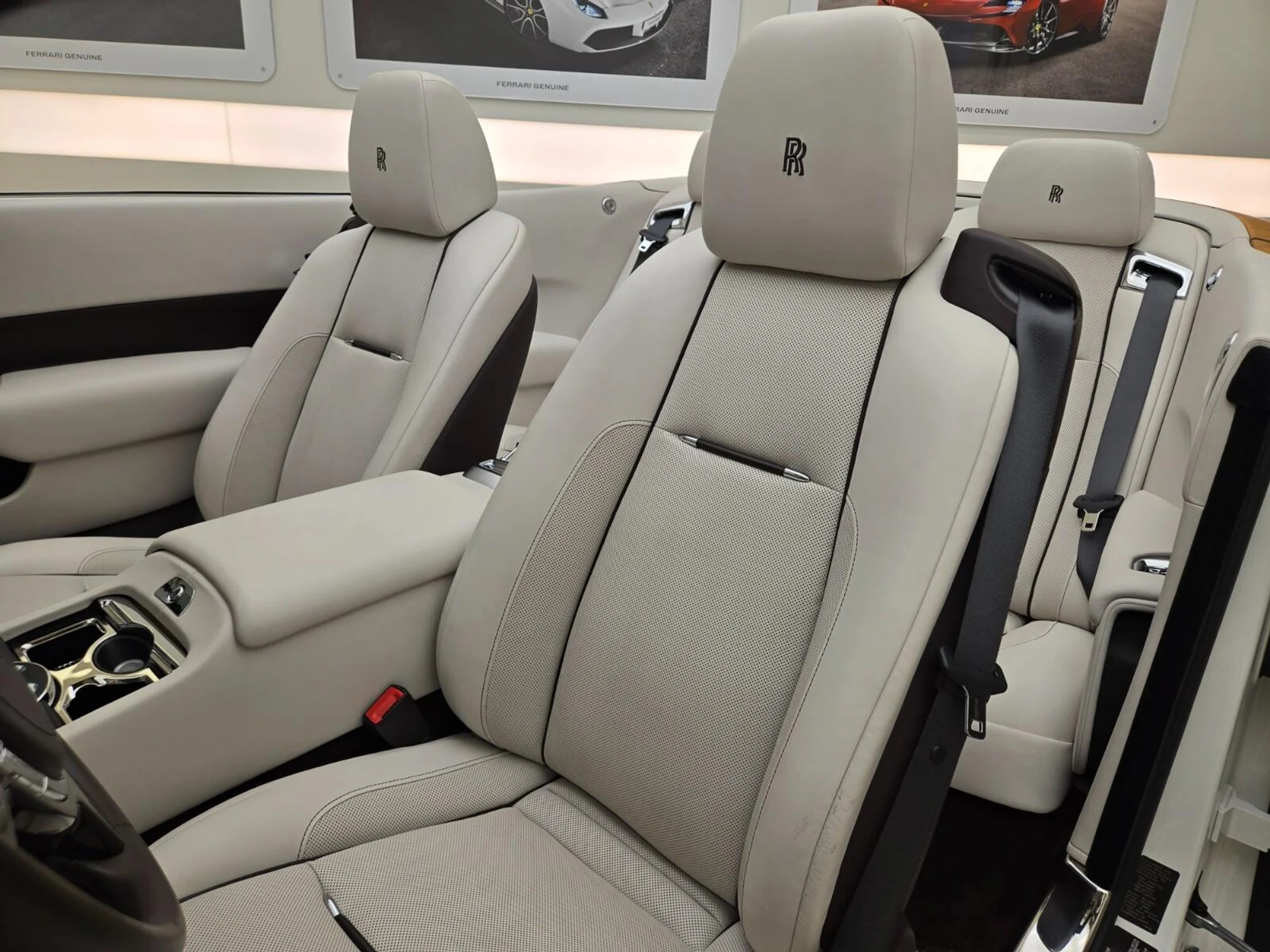 mph027_2043945776_Used_2016_Rolls_Royce_Dawn_1758780490_9a59e7f12e