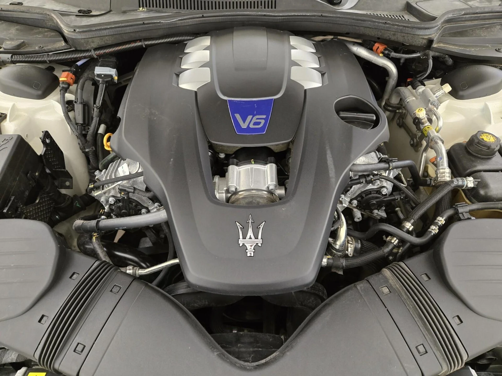 mph027_2051841424_Used_2021_Maserati_Ghibli_S_1734007197_6bd5e969b0