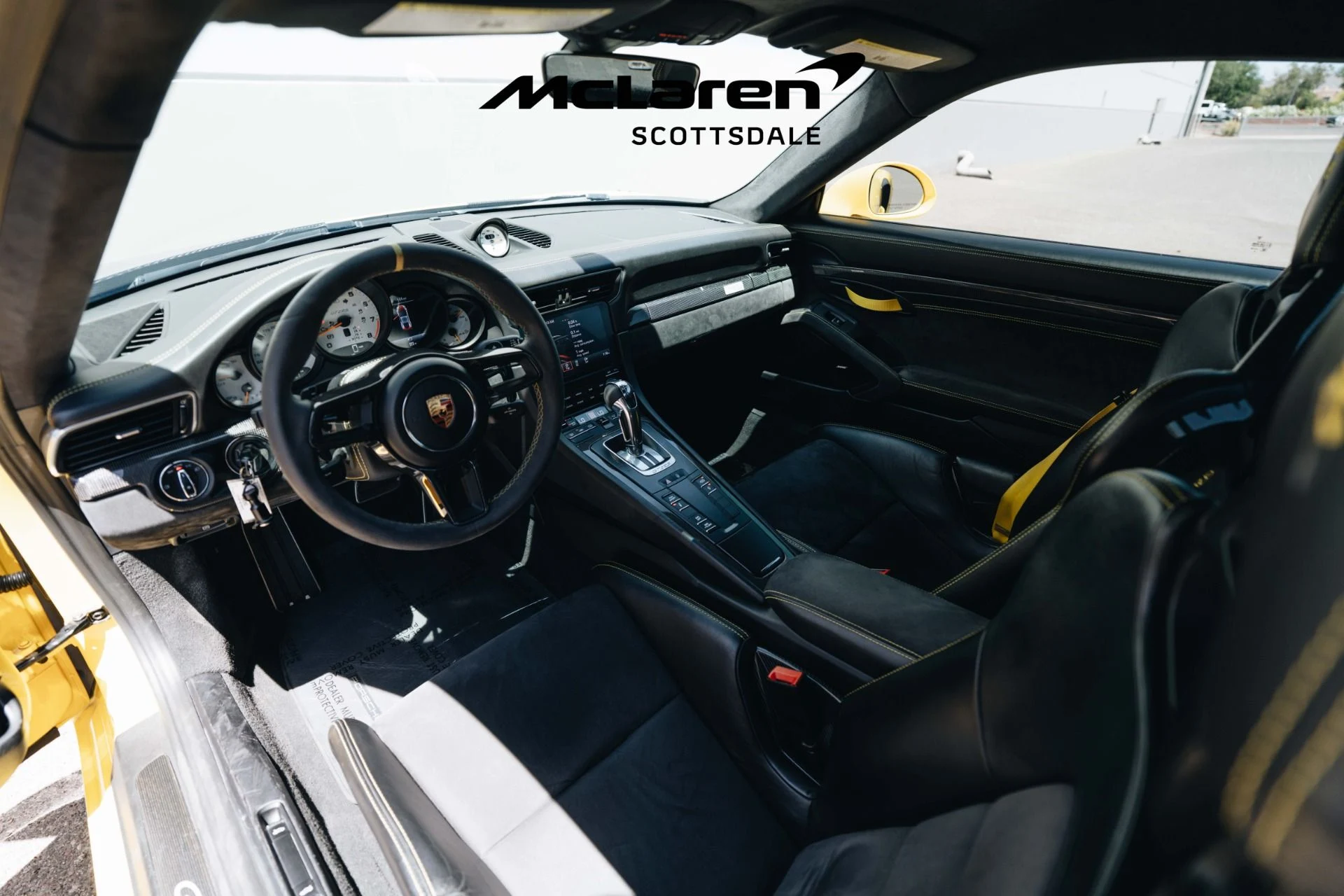 mph027_2054729386_Used_2018_PORSCHE_911_GT_2_RS_1746157712_23fc2c579b