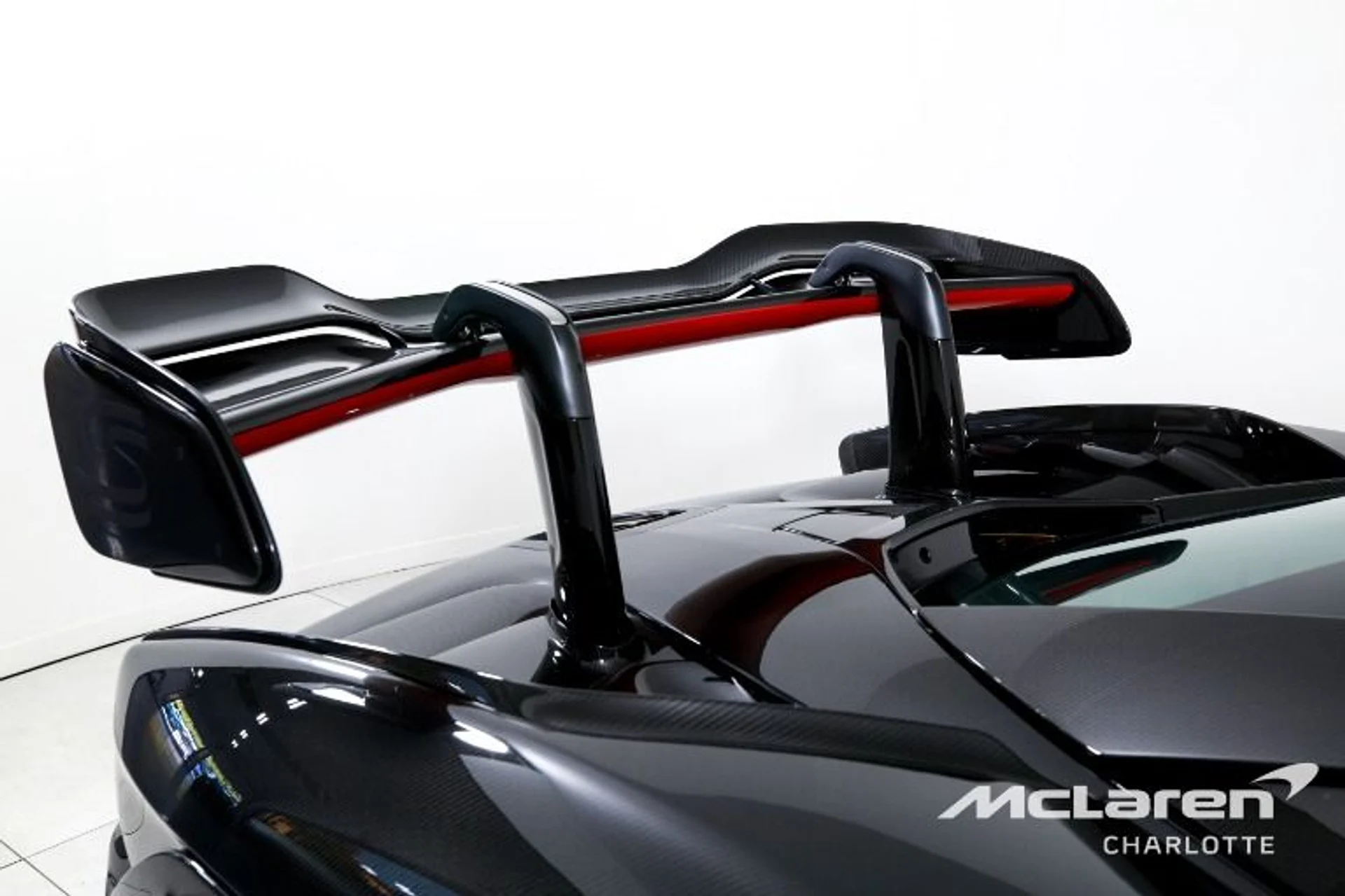 mph027_2055154436_Used_2019_Mc_Laren_Senna_a225190009