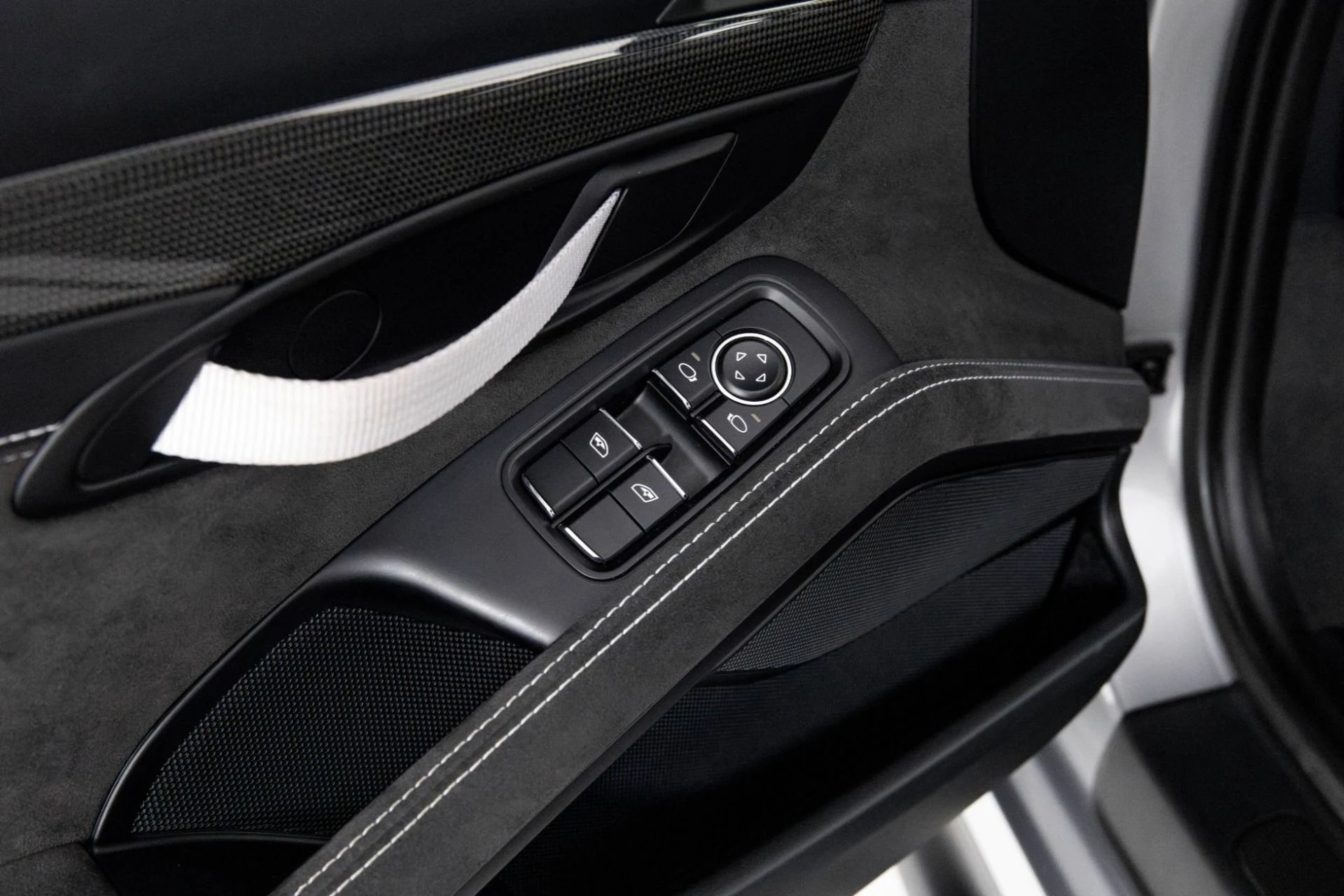 mph027_2058921928_Used_2019_Porsche_911_GT_3_RS_1761084302_ba6a56b987