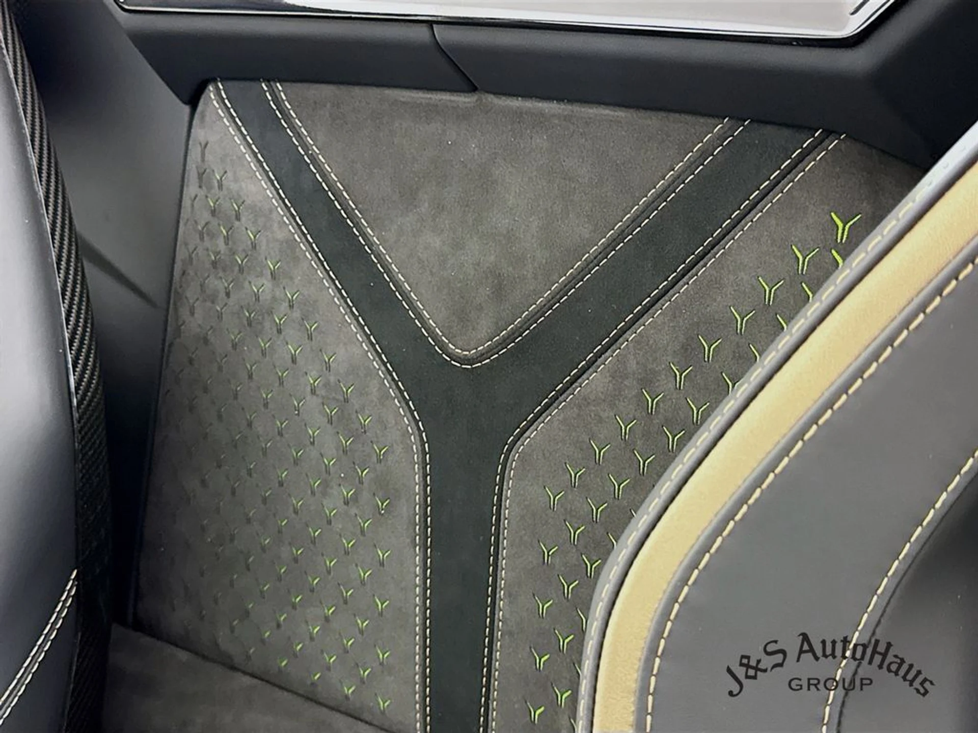 mph027_2060350546_b72mpwnqhw4dsxnombhiudnvn3nl_96c79479b3