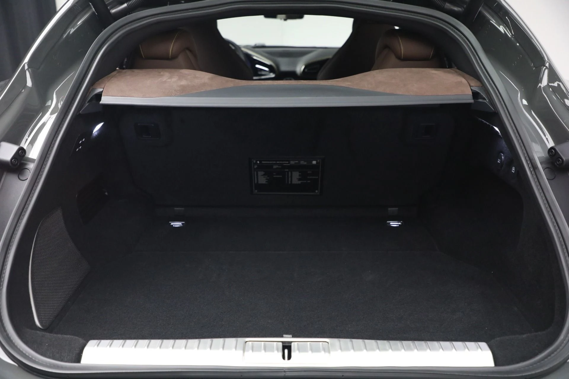 mph027_2065248142_Used_2025_Ferrari_Purosangue_1774107863_6733100e7a