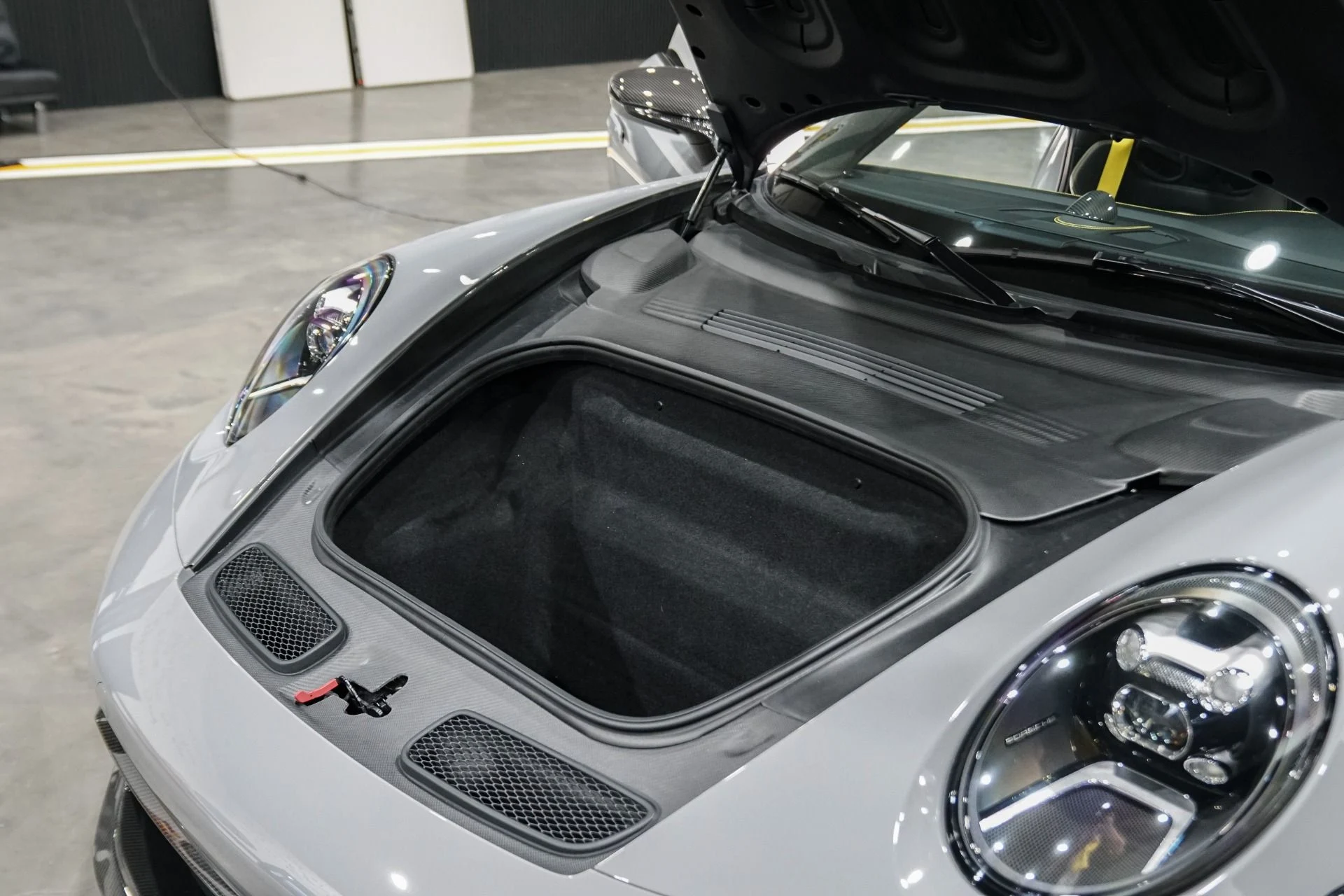 mph027_206572751_Used_2022_Porsche_911_GT_3_1766780440_741727ee52