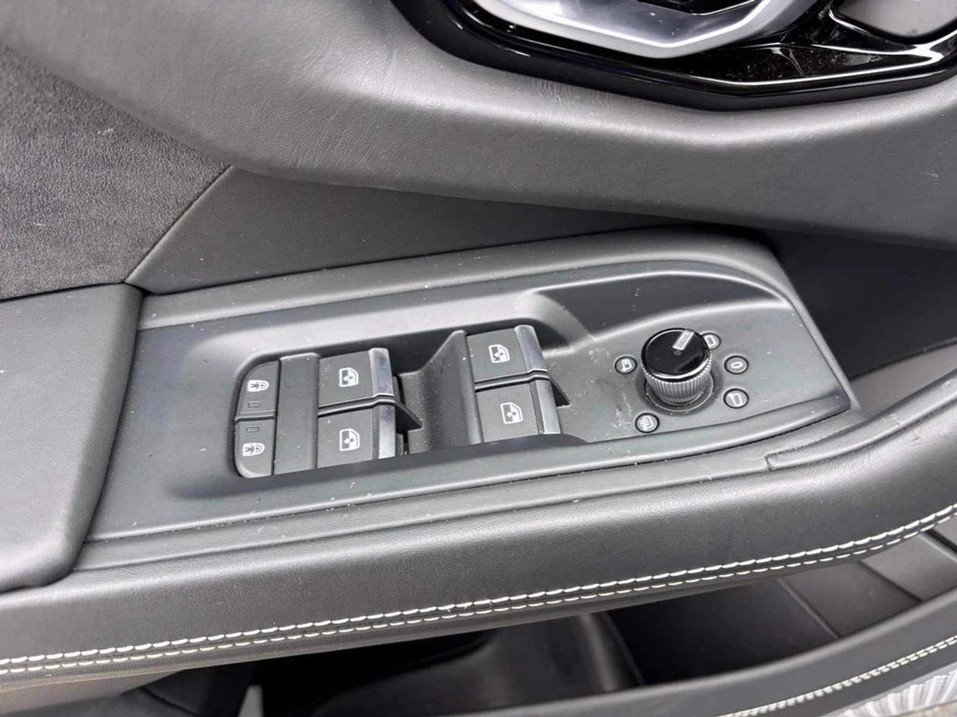 mph027_2070080321_b75accd9f3744d4832db8ff3dbd04568x_8090fa2d47