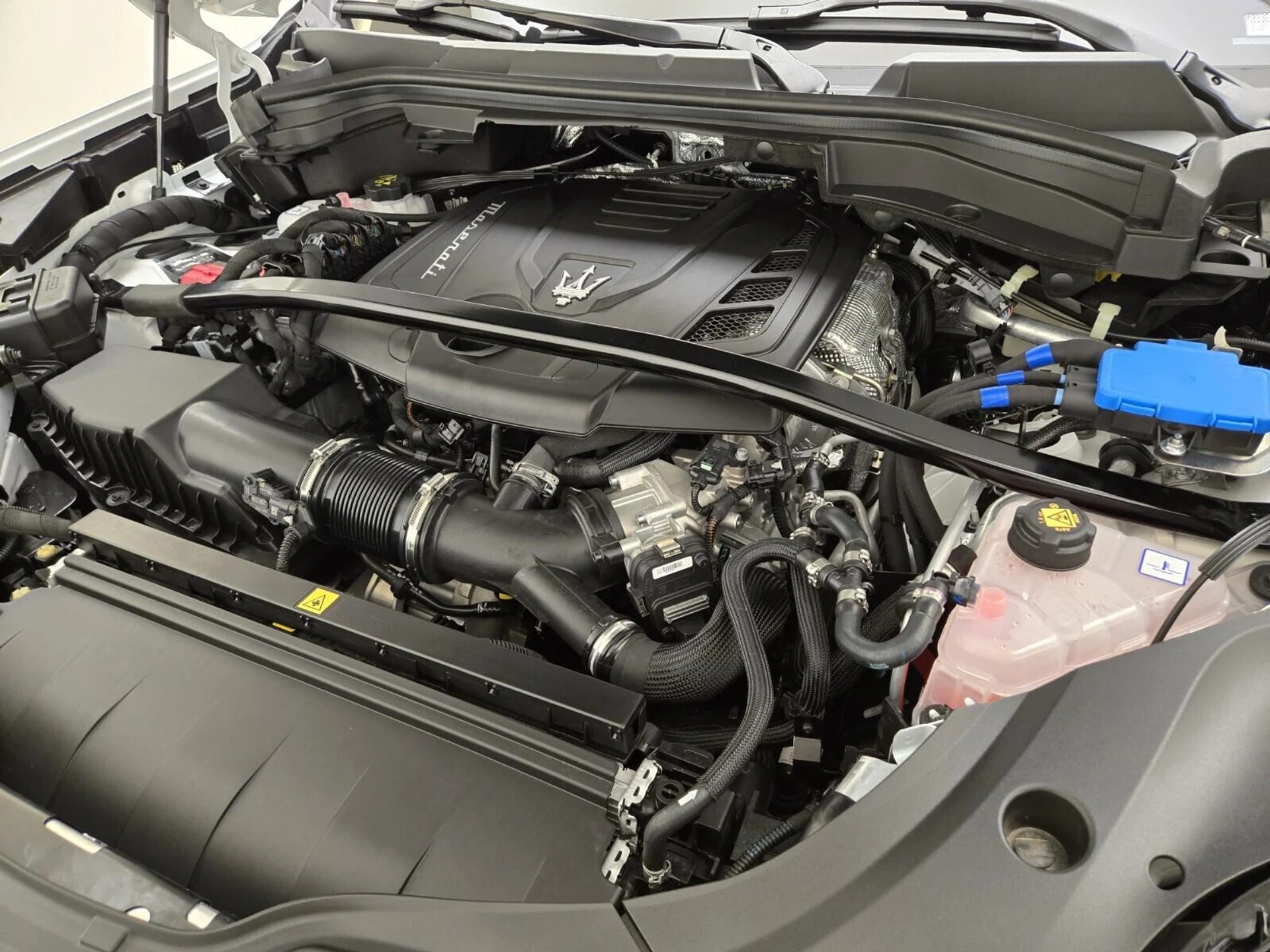 mph027_2081091155_New_2024_Maserati_Grecale_GT_1753247530_a907a32e10