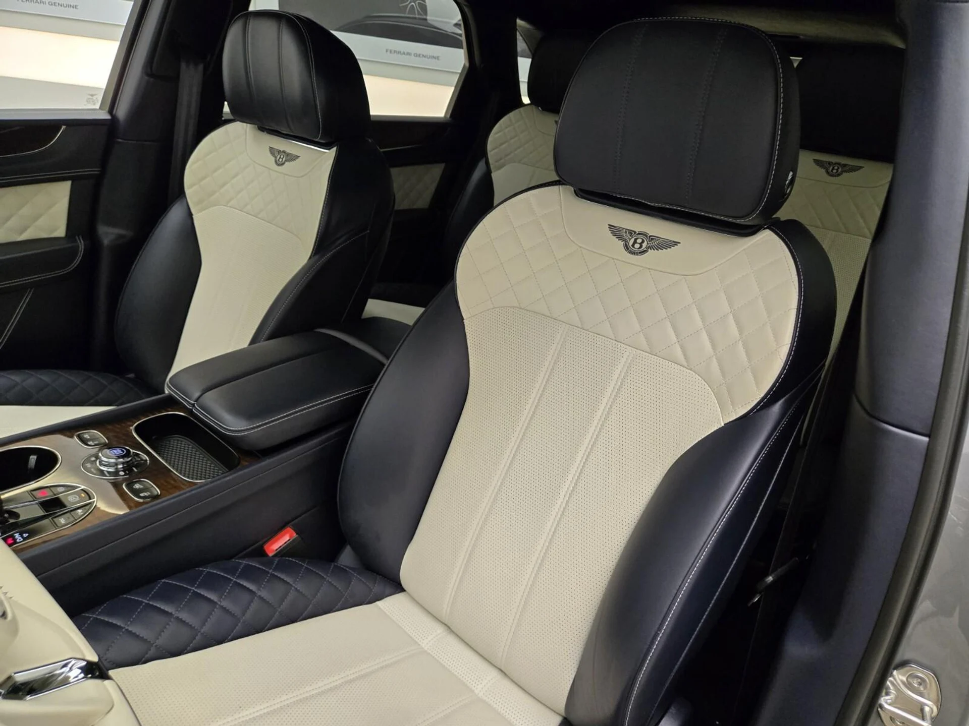 mph027_2089961359_Used_2018_Bentley_Bentayga_W12_1776837879_55a18b1aba