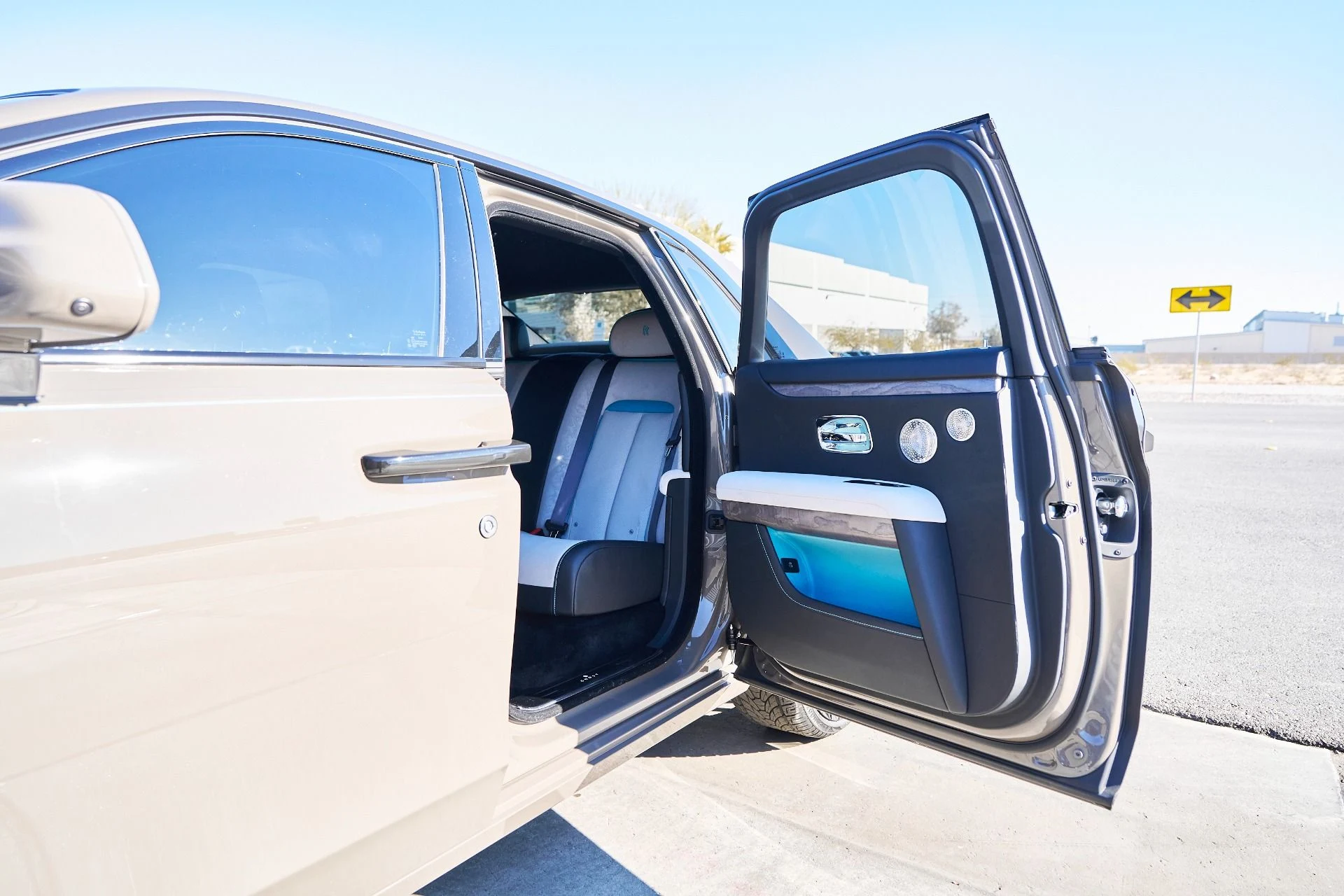 mph027_2091782716_Used_2025_Rolls_Royce_Ghost_Base_1769721155_e417163079