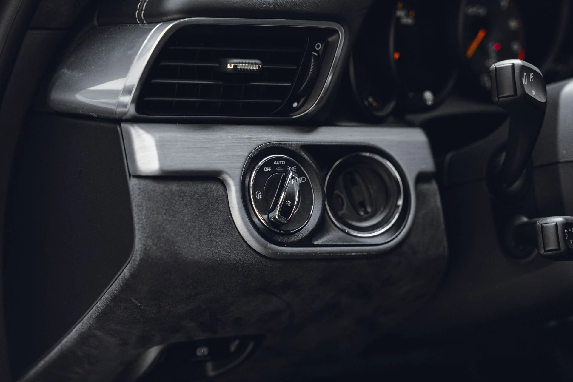 mph027_2094181993_Used_2018_Porsche_911_GT_3_1781890280_133183c620