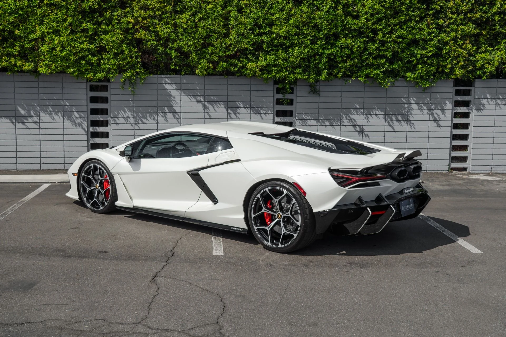 mph027_2095858439_Used_2024_Lamborghini_Revuelto_1759355869_ef1b8482f5