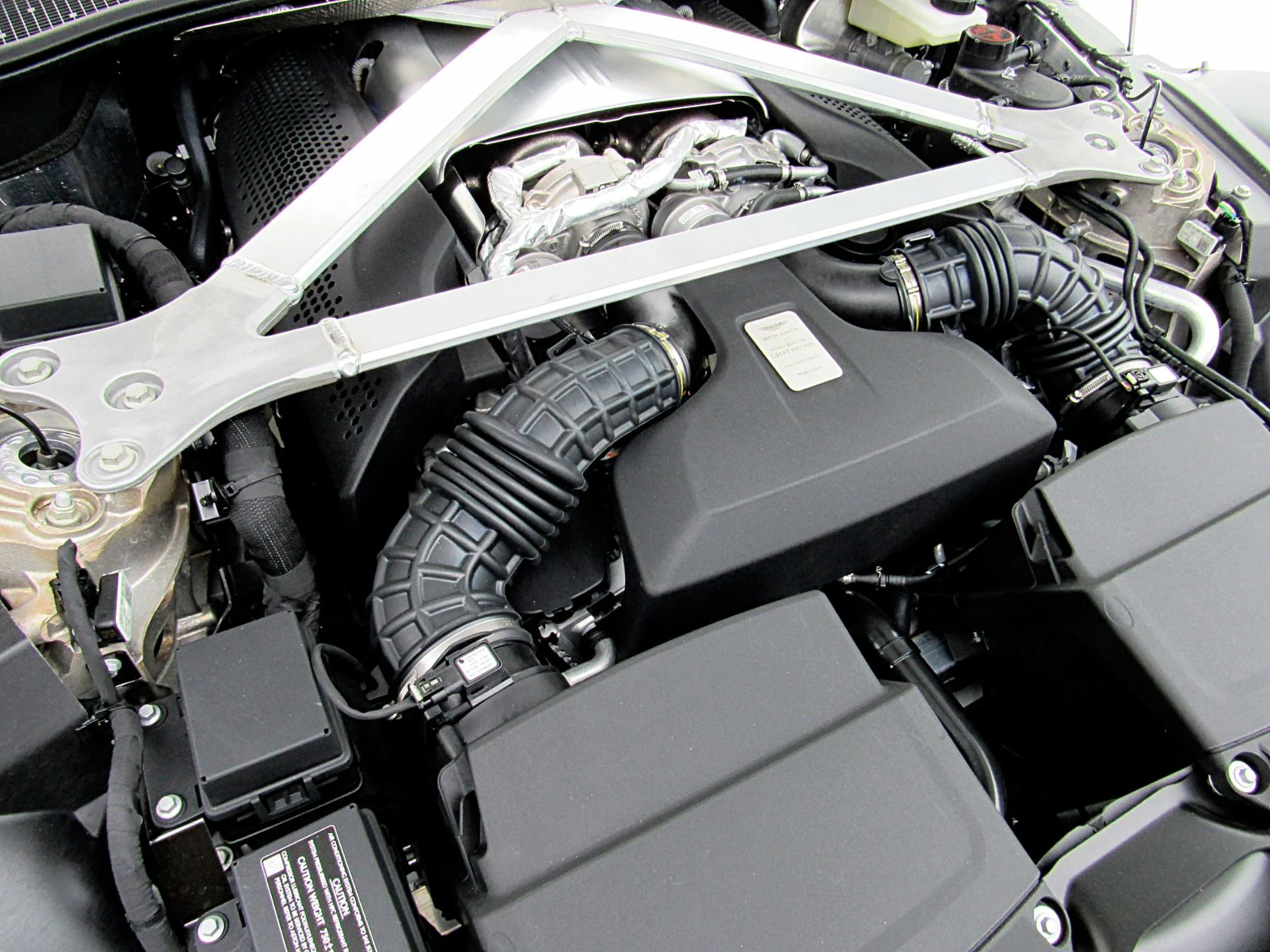 mph027_209994700_Used_2023_Aston_Martin_Vantage_Roadster_f766f3289a
