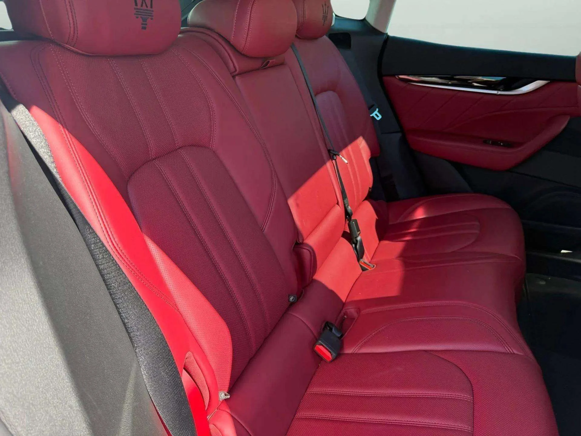 mph027_2104884677_8700dcd922e9495e99aaf49643bb900b_299ad3bca7