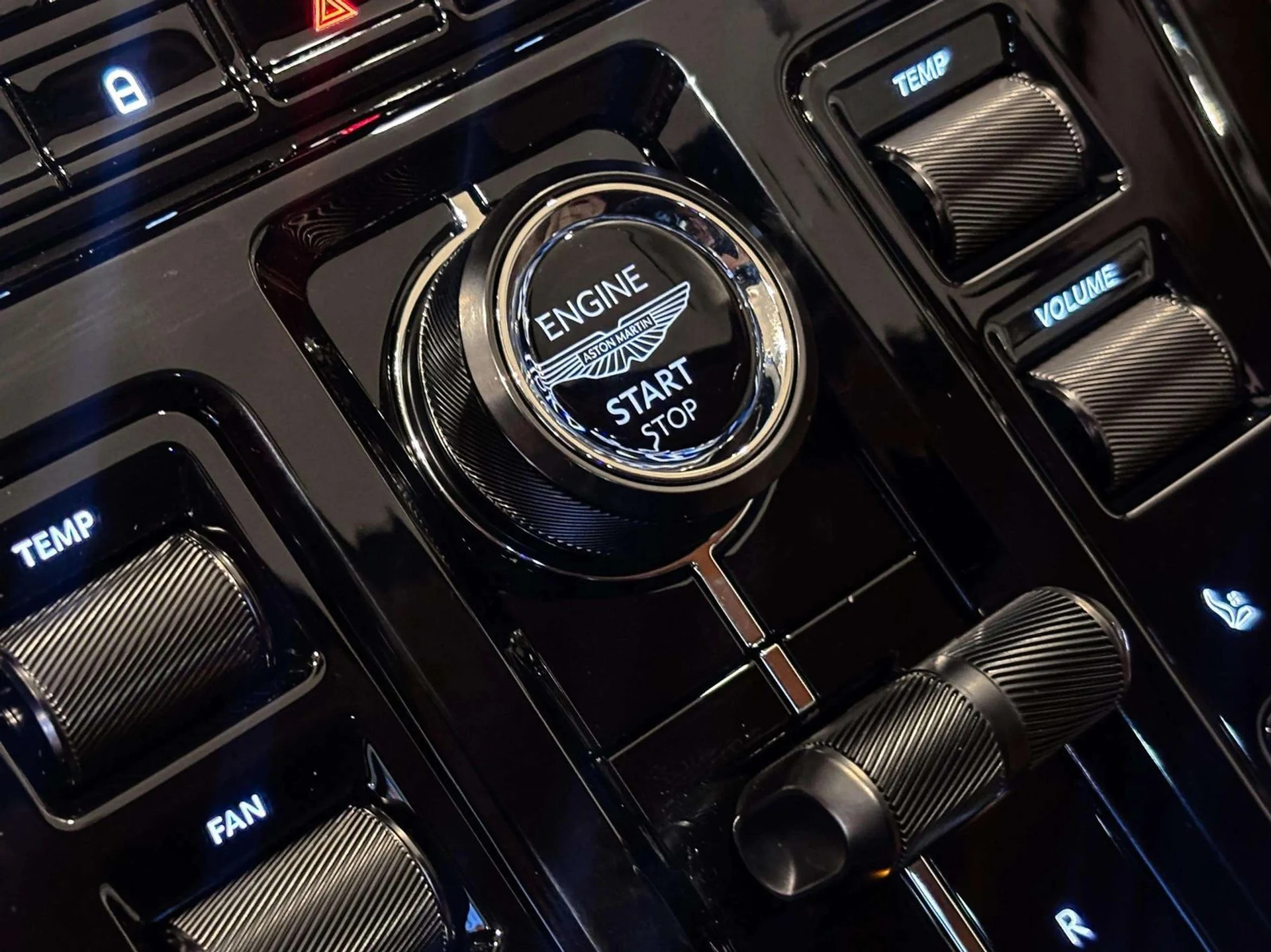 mph027_2105320387_77561a25_0b49_4d92_83ed_f9b47125fa7e_291ce3e486