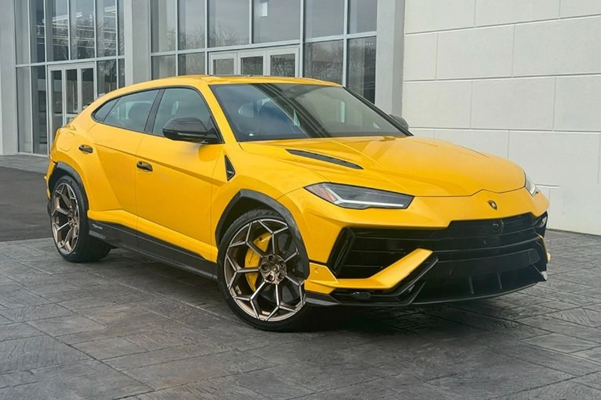 mph027_2105815540_Used_2024_Lamborghini_Urus_Performante_1737408873_0366d7403b