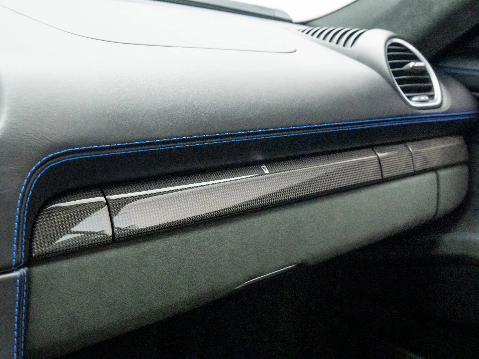 mph027_2107548066_1b500d34e43d17e2a6e5437290adabe9x_664ce32a82