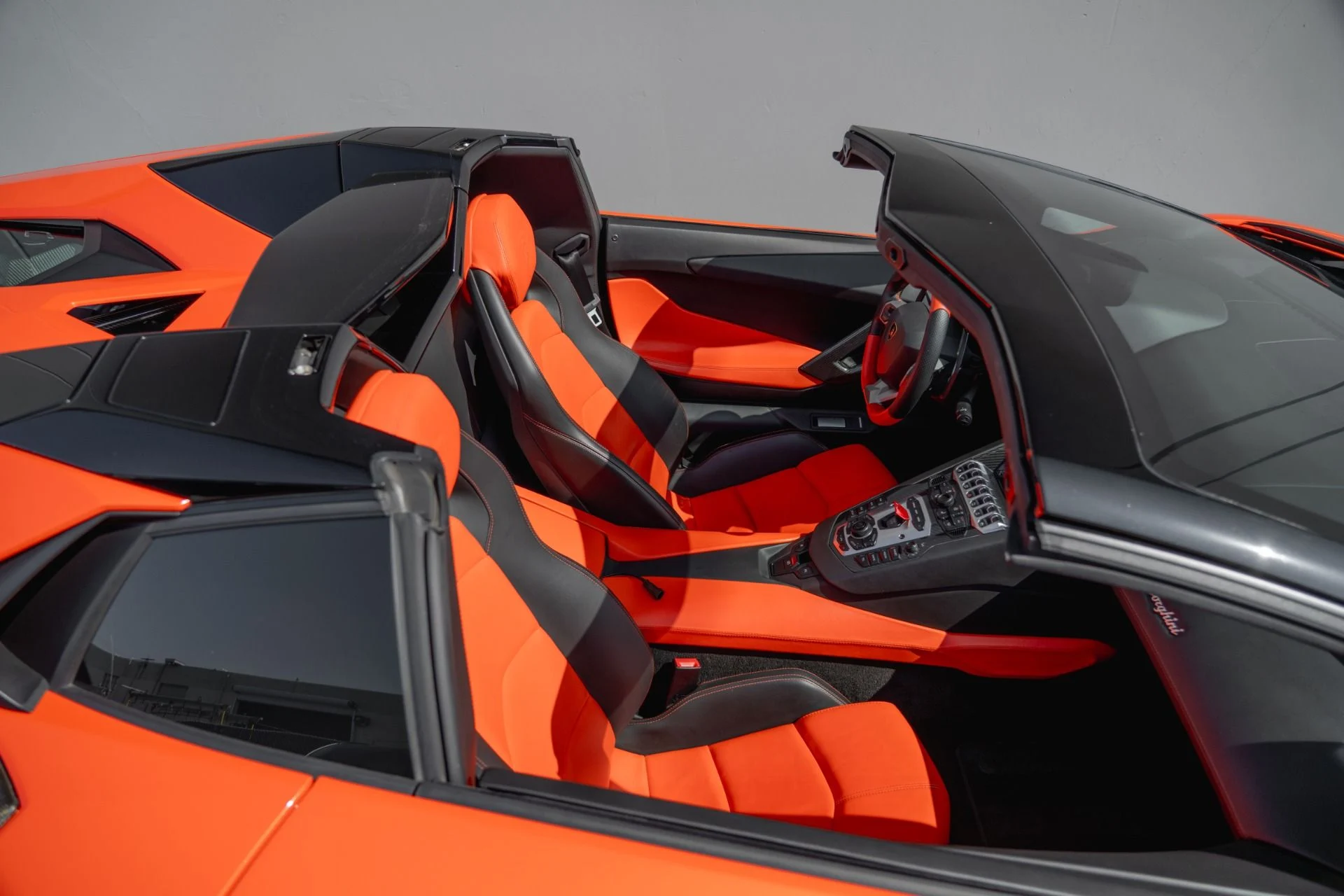 mph027_2108034173_Used_2014_Lamborghini_Aventador_LP_700_4_1759878623_08f5442e92