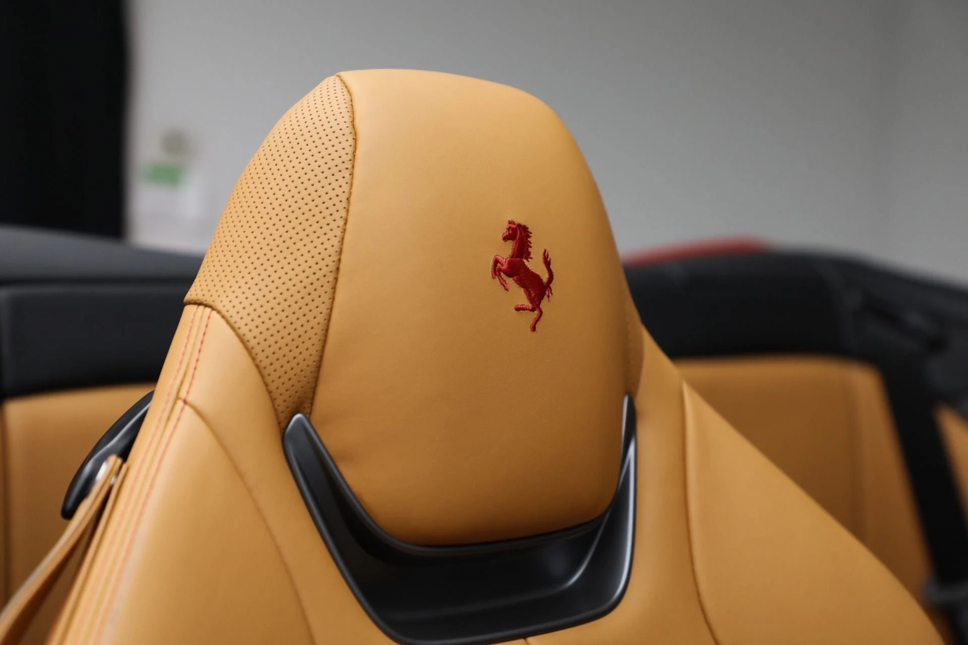 mph027_2109157825_Used_2020_Ferrari_Portofino_345d7ed665