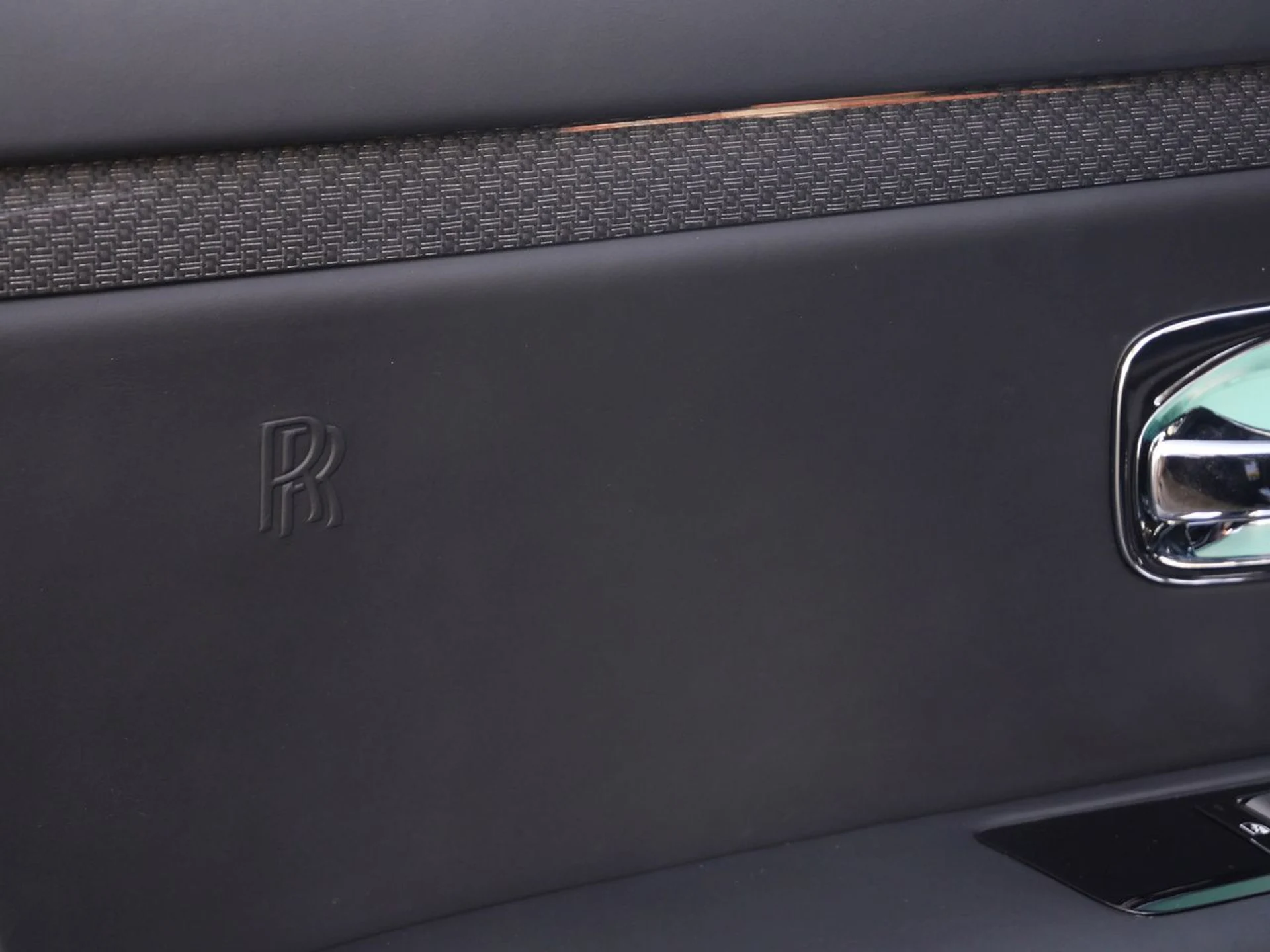 mph027_2114726826_ff4c17a250f8f513b3316e8dc5276b6bx_c266dd1685