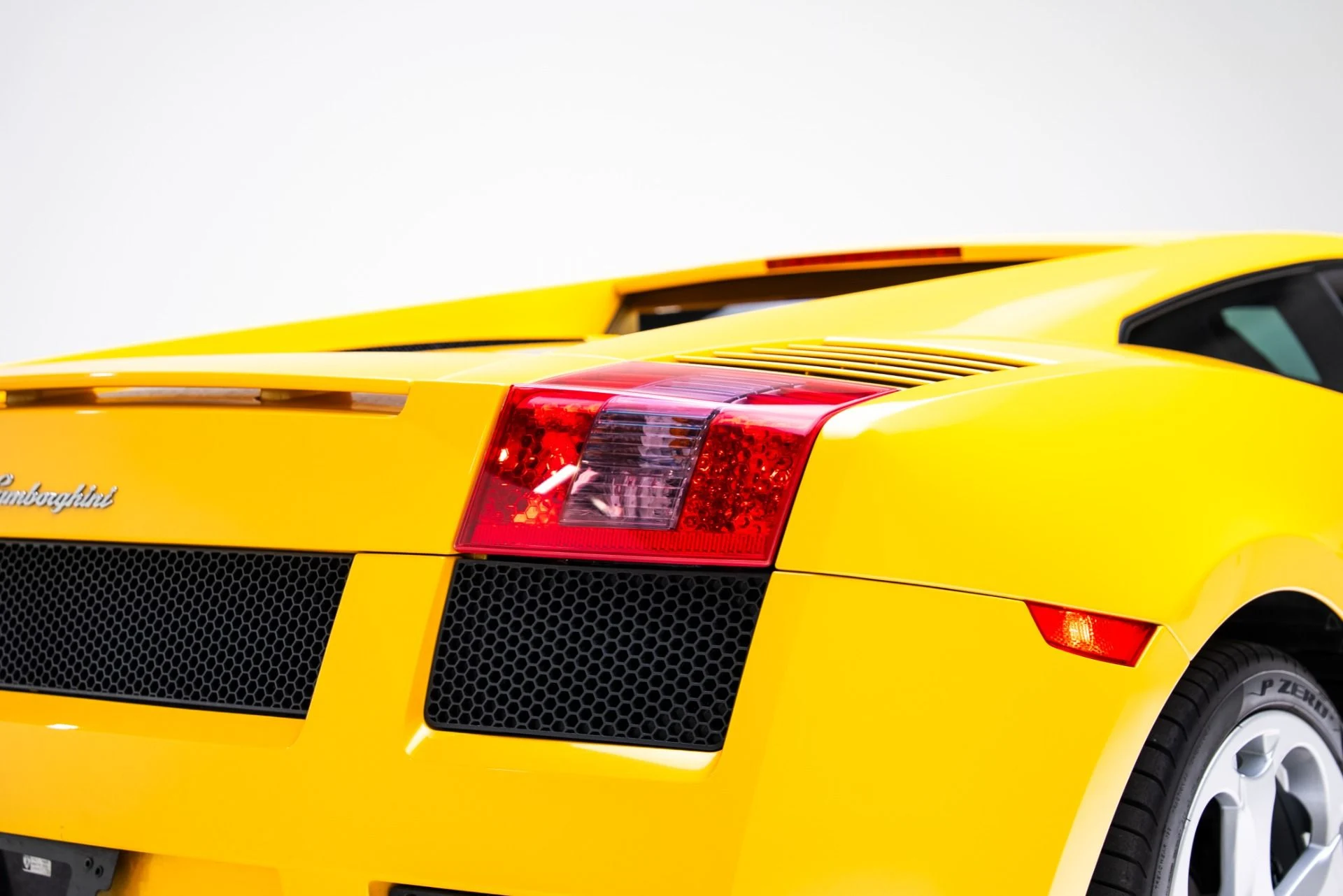 mph027_2116316318_Used_2004_Lamborghini_Gallardo_1769620363_5bf5353a3e