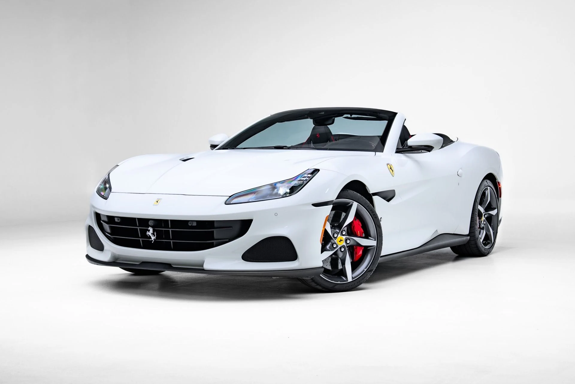 mph027_2119258585_Used_2022_Ferrari_Portofino_M_1773357506_eca7dfb995
