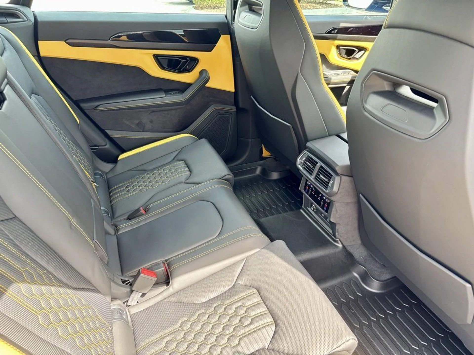 mph027_2124122743_83e490c868ba095673a880a645858e12_c498280e9d