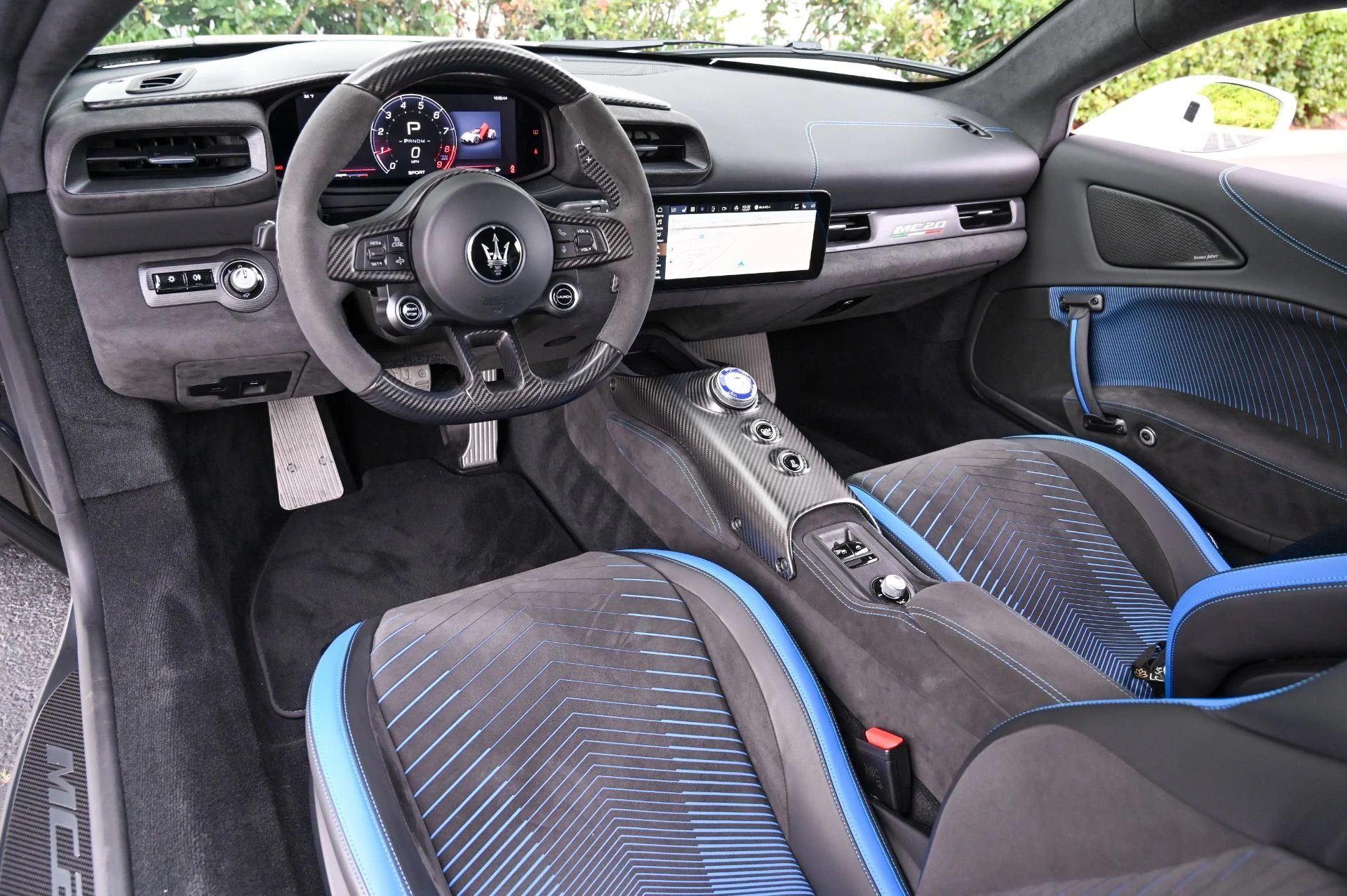 mph027_2133156965_Used_2022_Maserati_MC_20_1715696652_c261e11792