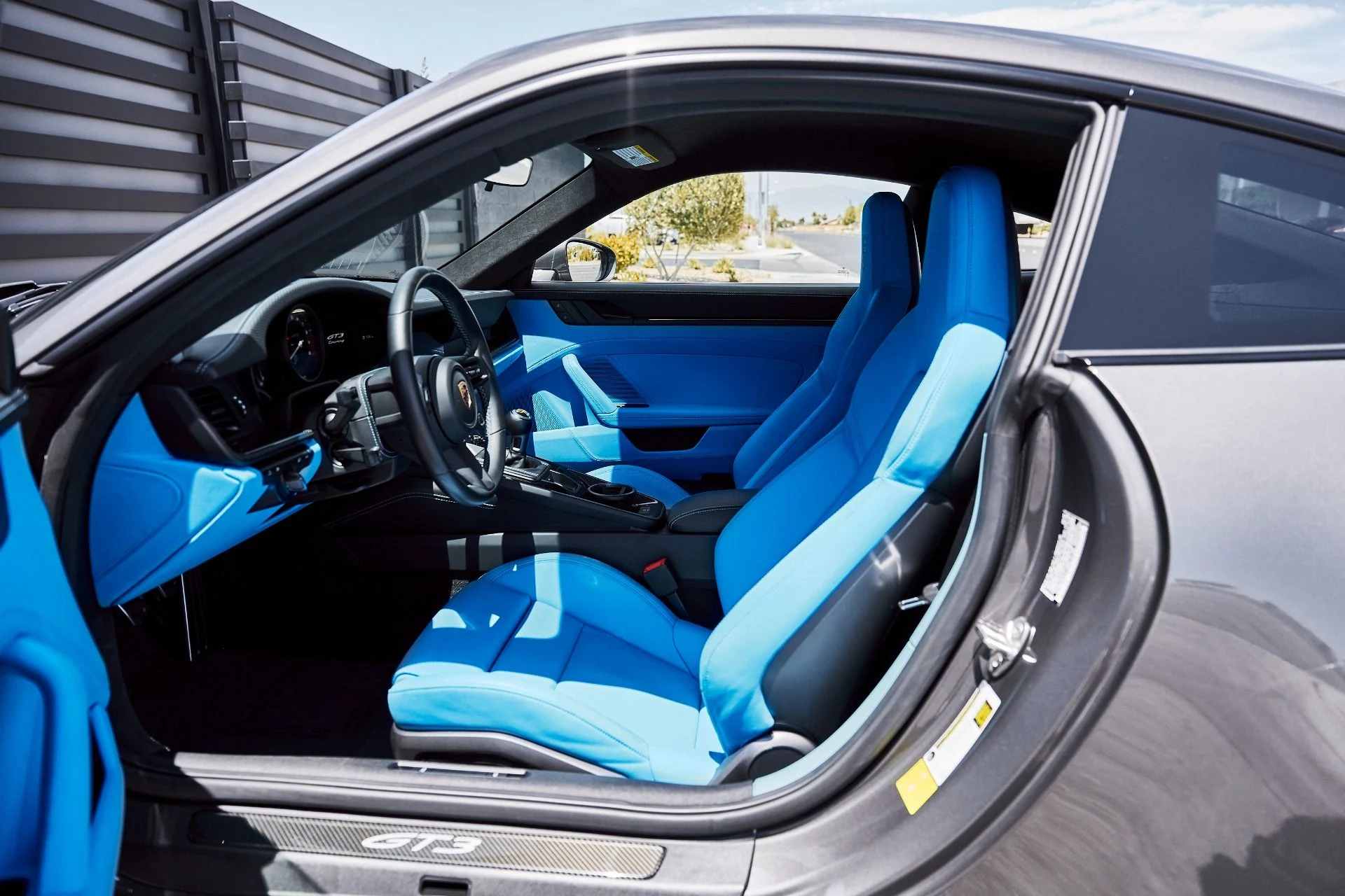 mph027_214442099_Used_2022_Porsche_911_GT_3_1778712523_3371e2f1d3