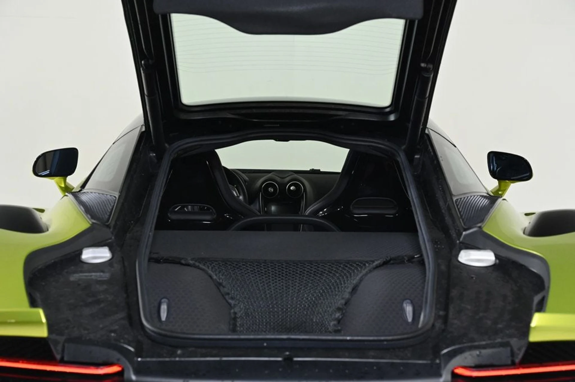 mph027_2146816433_used_2025_mclaren_gts_techlux_11350_22874219_27_1024_4187787561