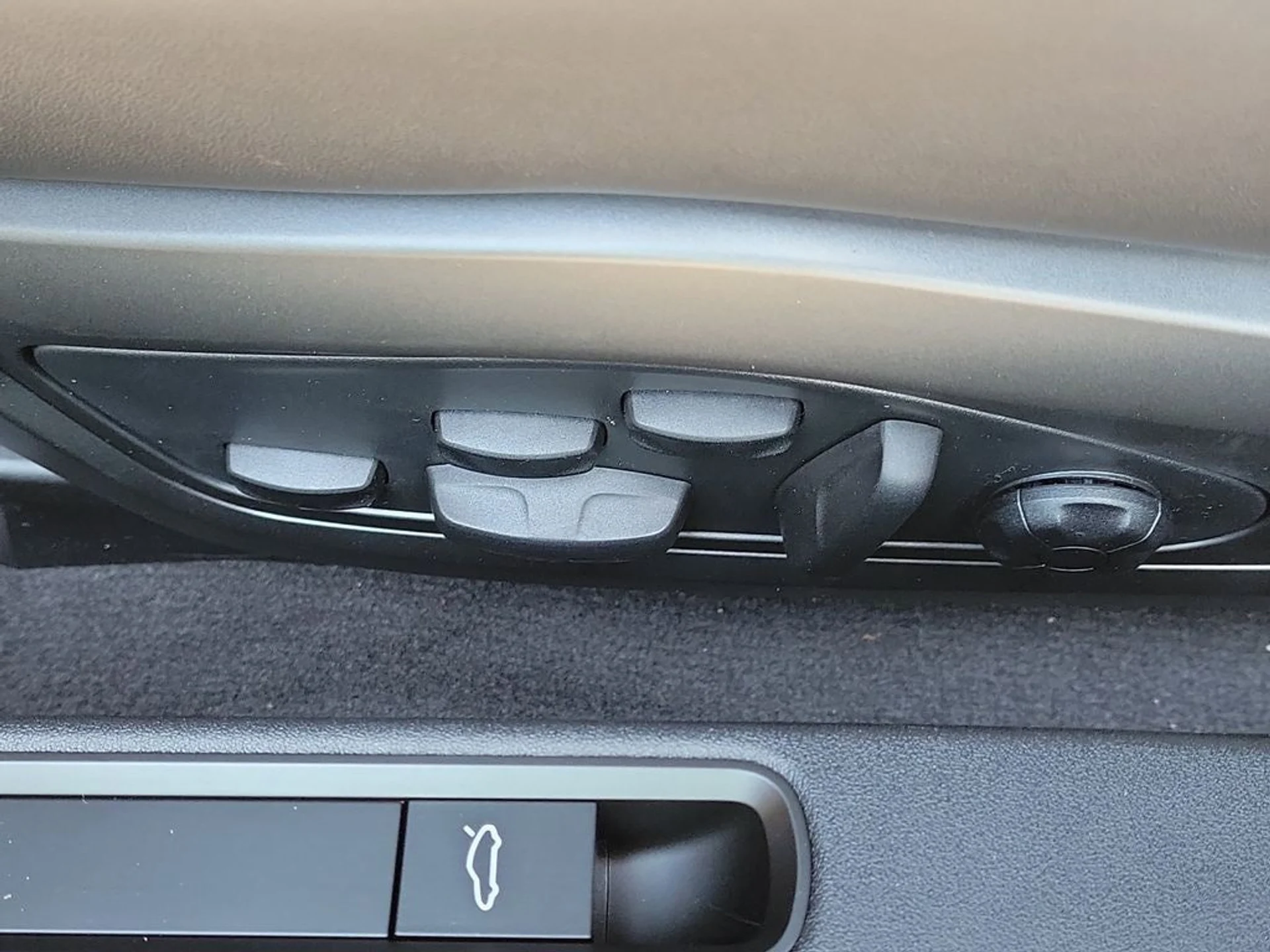 mph027_215922272_28_99d1e937b9