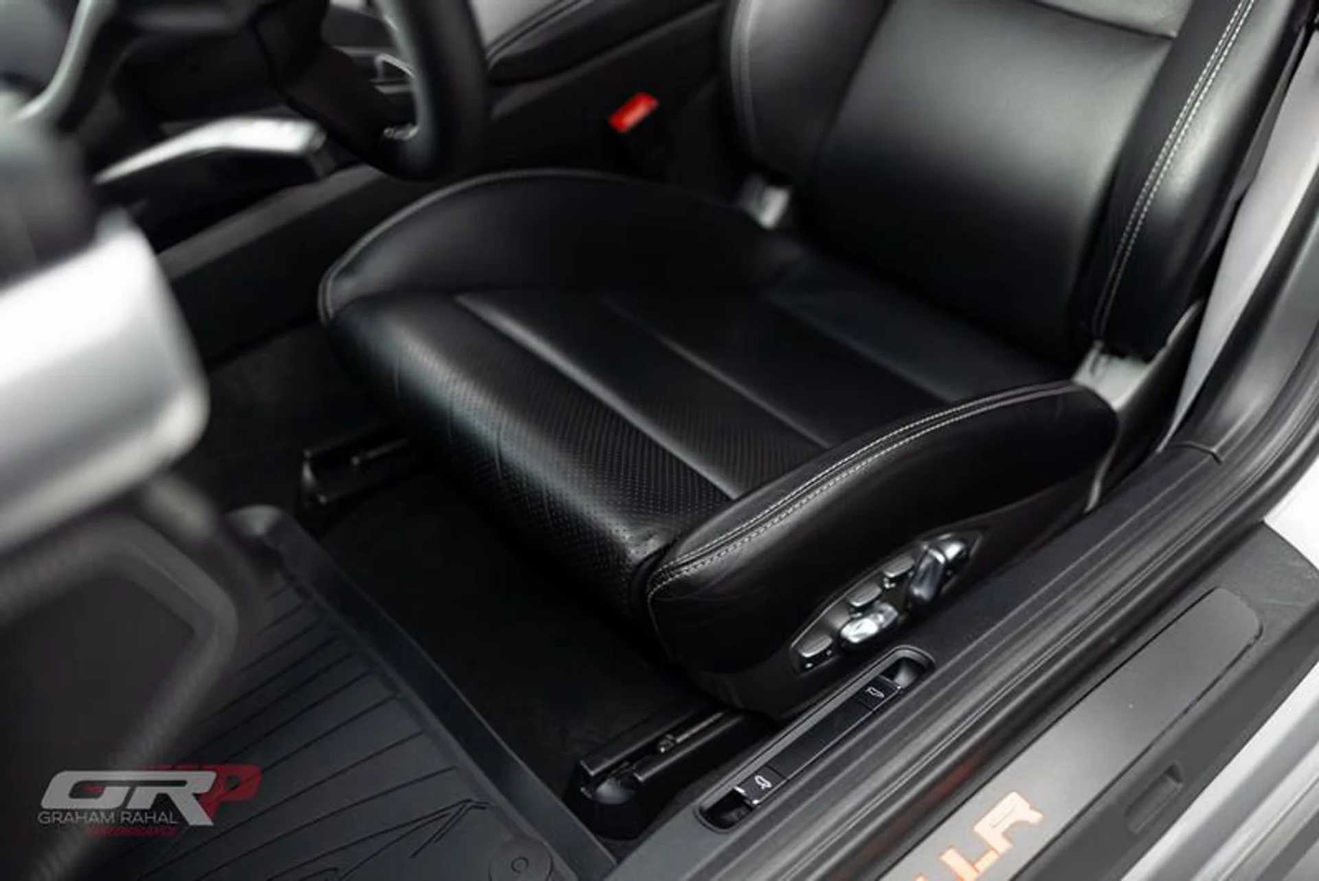 mph027_2165998529_B5_DB_6120_A079_4596_8361_18_E224399_A23_106d6eb5ef