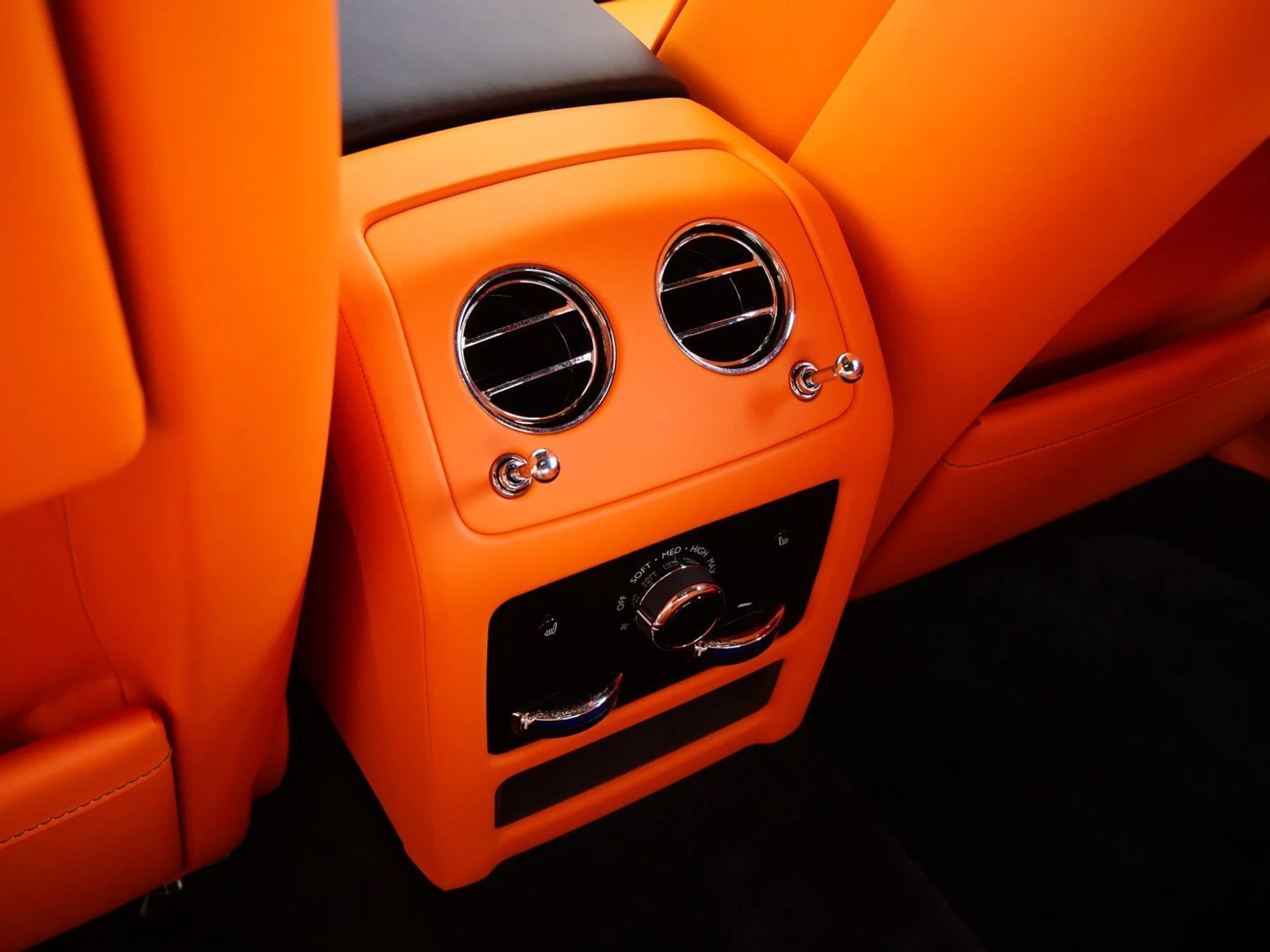 mph027_2169449269_ef79b5987037181f7b47d5e67b81f02ax_1e63c7de43