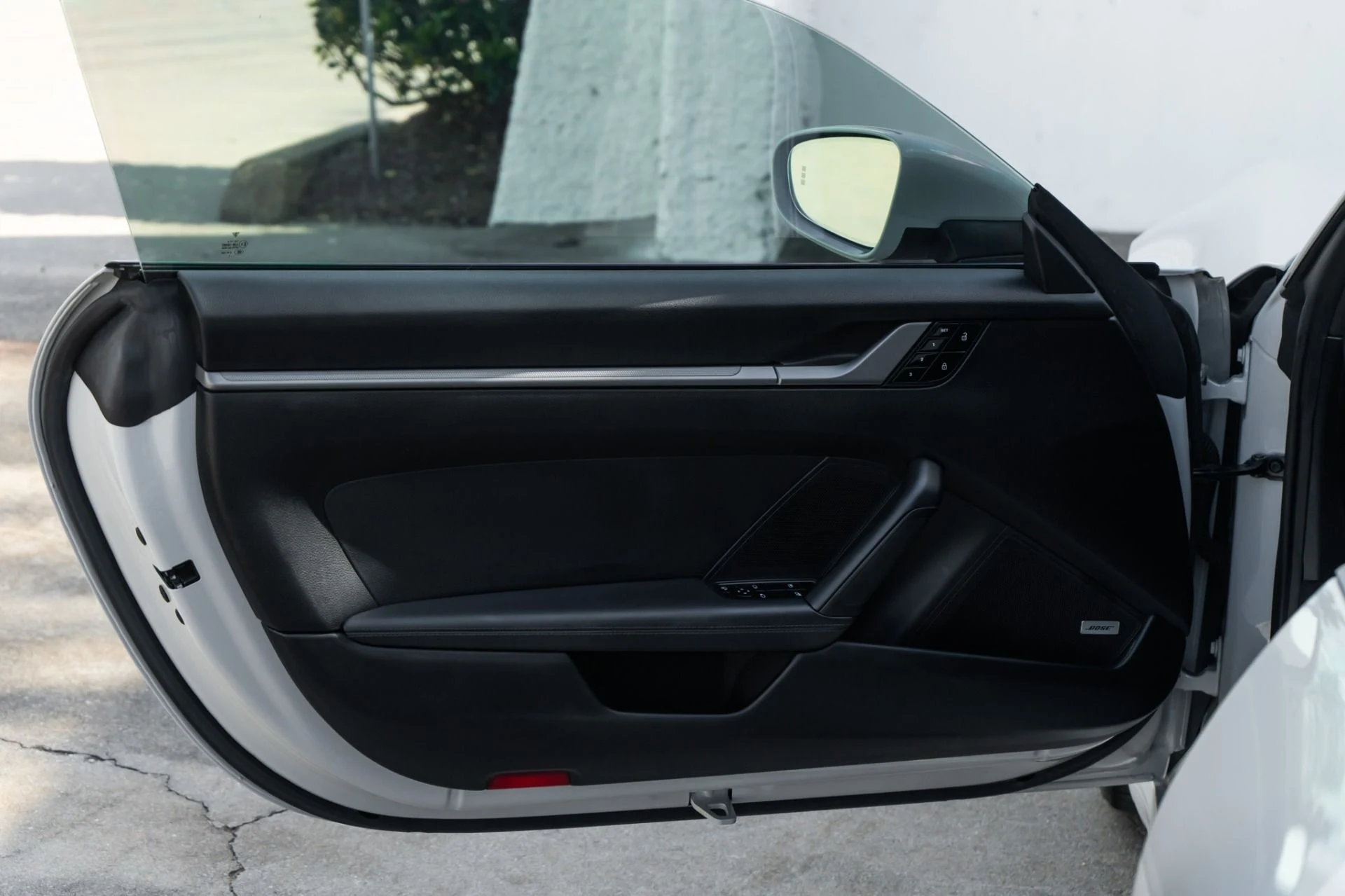 mph027_2172947264_Used_2021_Porsche_911_Carrera_1774908148_15369dd883