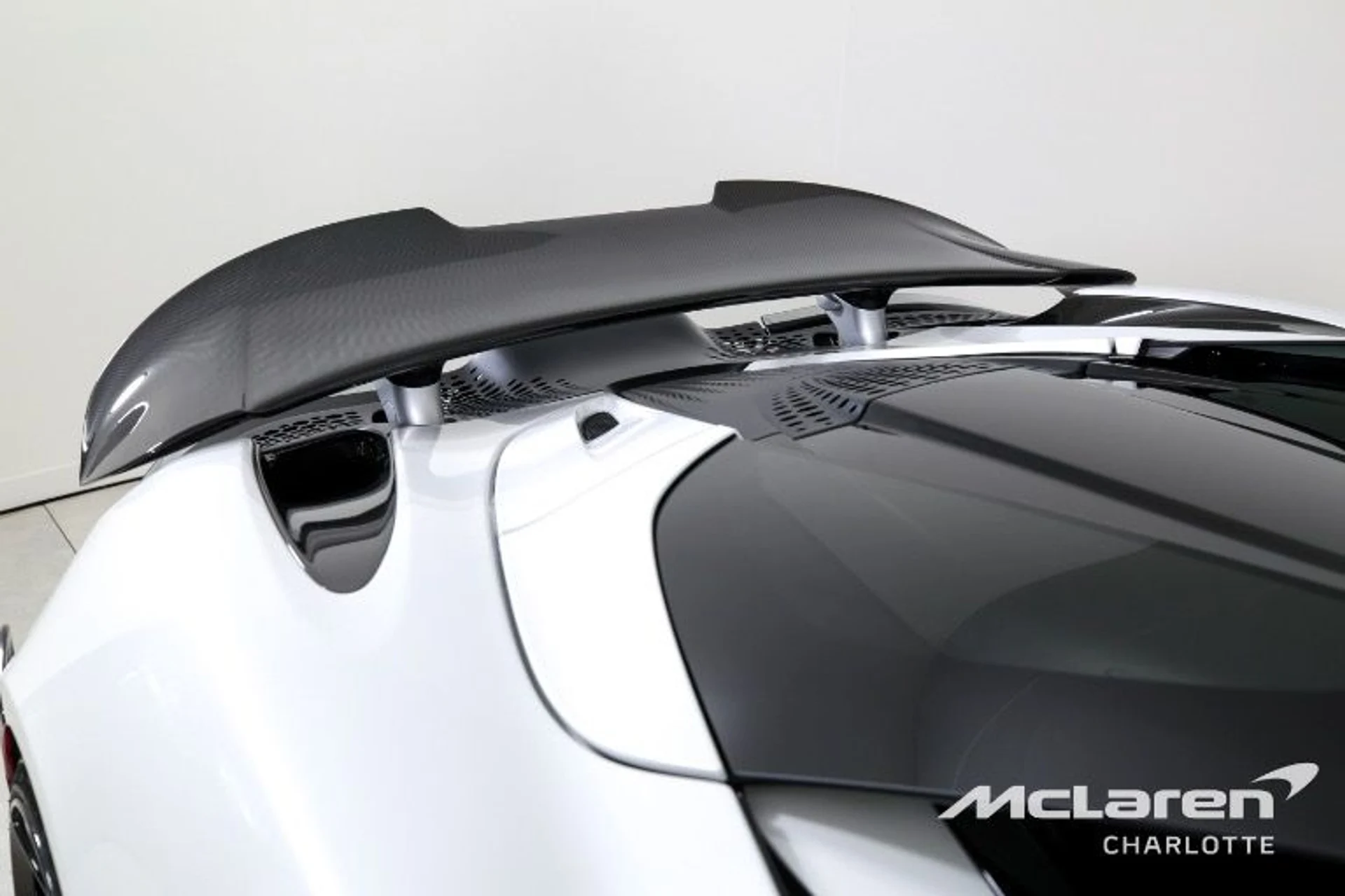 mph027_2175225464_Used_2022_Mc_Laren_765_LT_Spider_27a30aa4f7