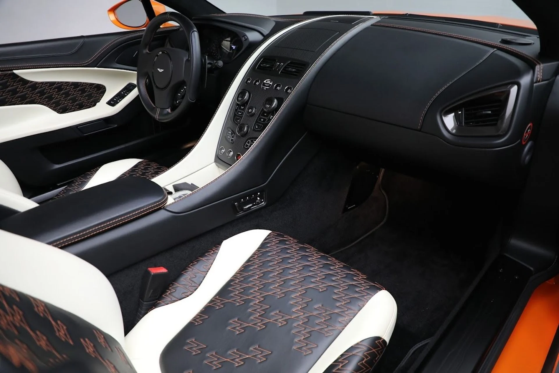 mph027_2182084233_Used_2018_Aston_Martin_Vanquish_Zagato_Speedster_e3ed360676