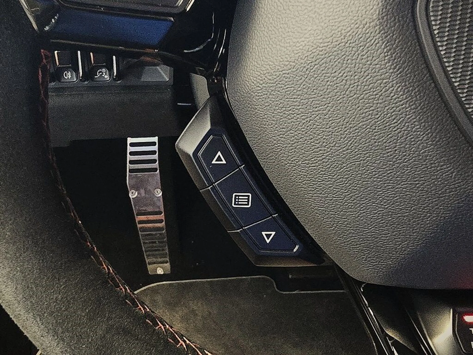 mph027_2184866860_ca361ce631060cfdce8f33cad4e6a76bx_b6ecf557e0